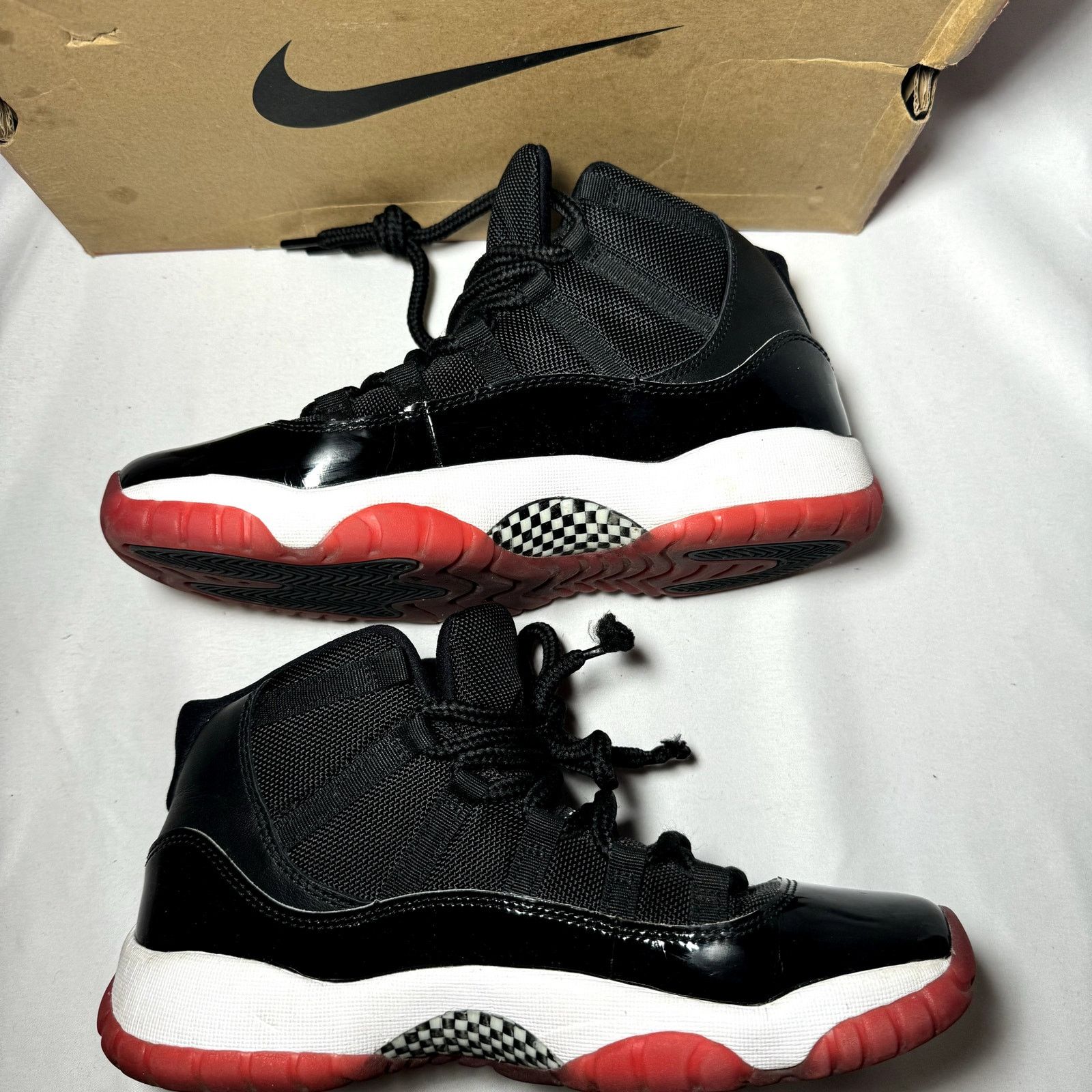 Jordan Brand × Nike Size 7 - Nike Air Jordan 11 Retro GS Bred 2019 Men's Shoes Size US 7 / EU 40 - 3 Thumbnail