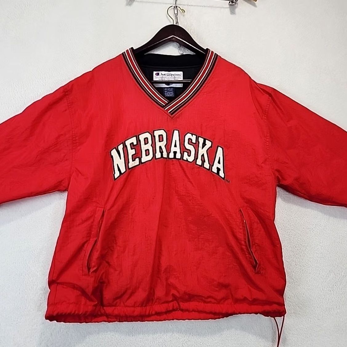Champion VINTAGE Champion Nebraska Huskers V Neck Pullover Windbreaker Jacket Mens L Red Nylon Polyester Lining Logo 90s Sports NCAA Size US L / EU 52-54 / 3 - 4 Thumbnail