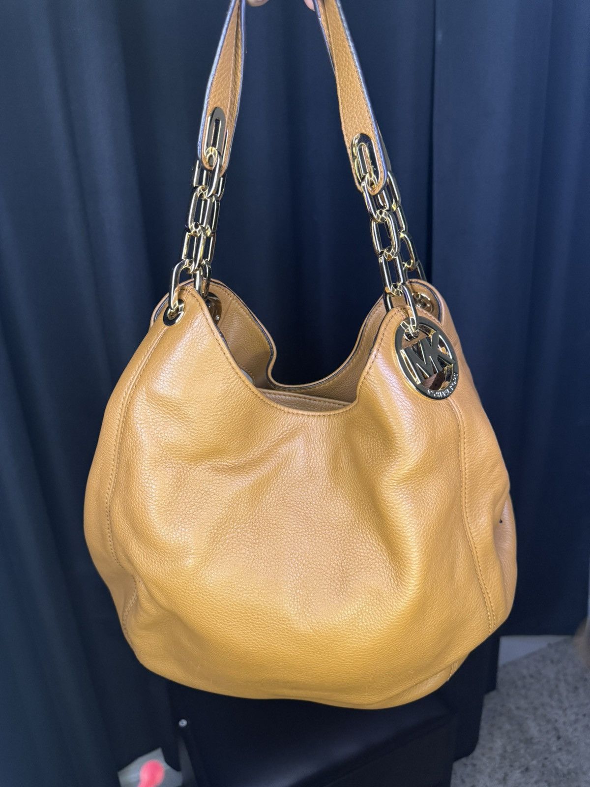 Michael Kors Large Leather Shoulder Bag - Gold Chain in Yellow, Women's