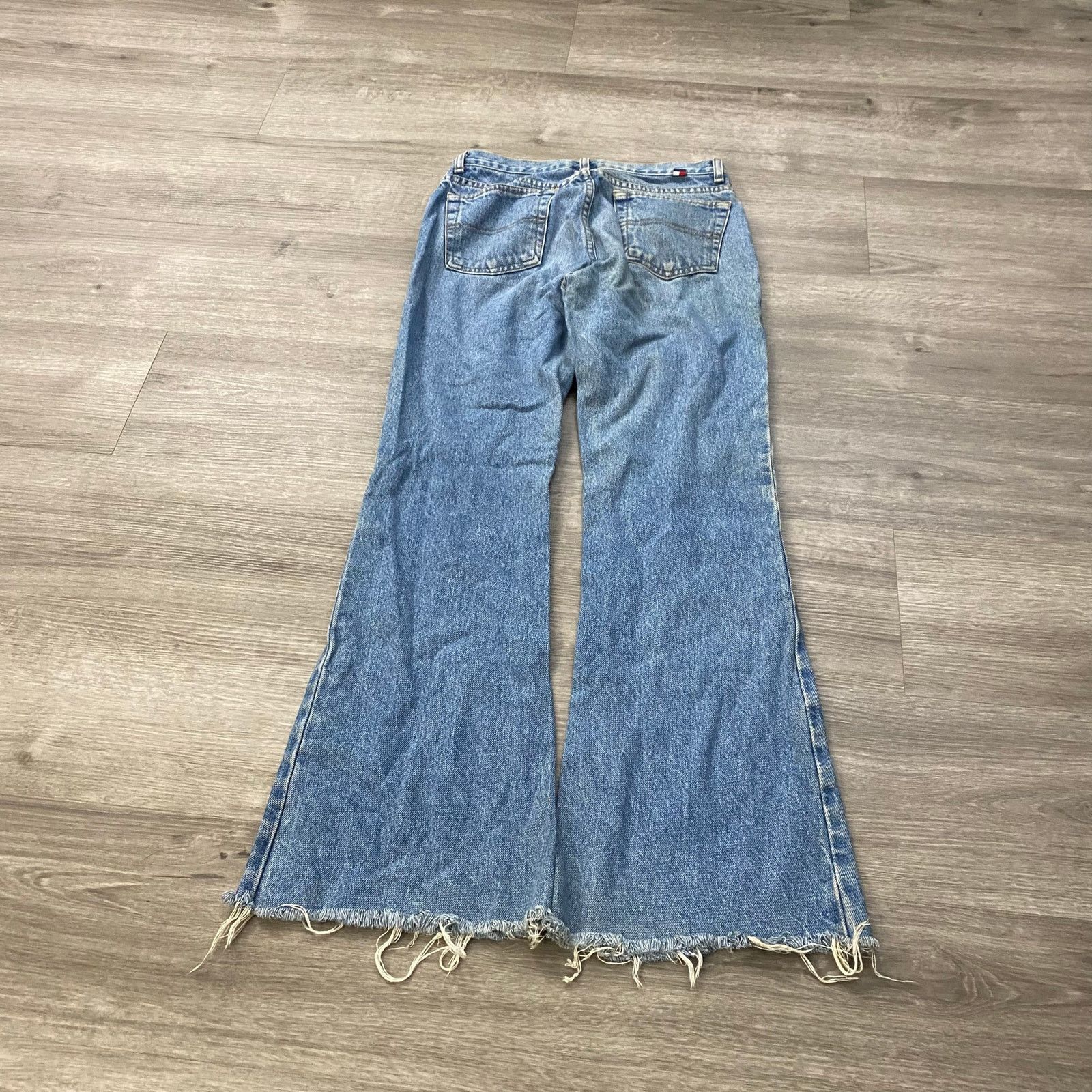 Vintage VINTAGE TOMMY HILFIGER BOOTCUT DENIM JEANS SIZE 5 28X29.5 Size 28" / US 6 / IT 42 - 1 Thumbnail