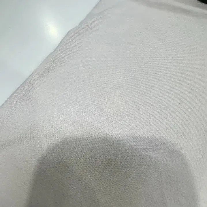 Balenciaga Balenciaga SS24 Distressed White Graphic T. Size US XS / EU 42 / 0 - 8 Thumbnail