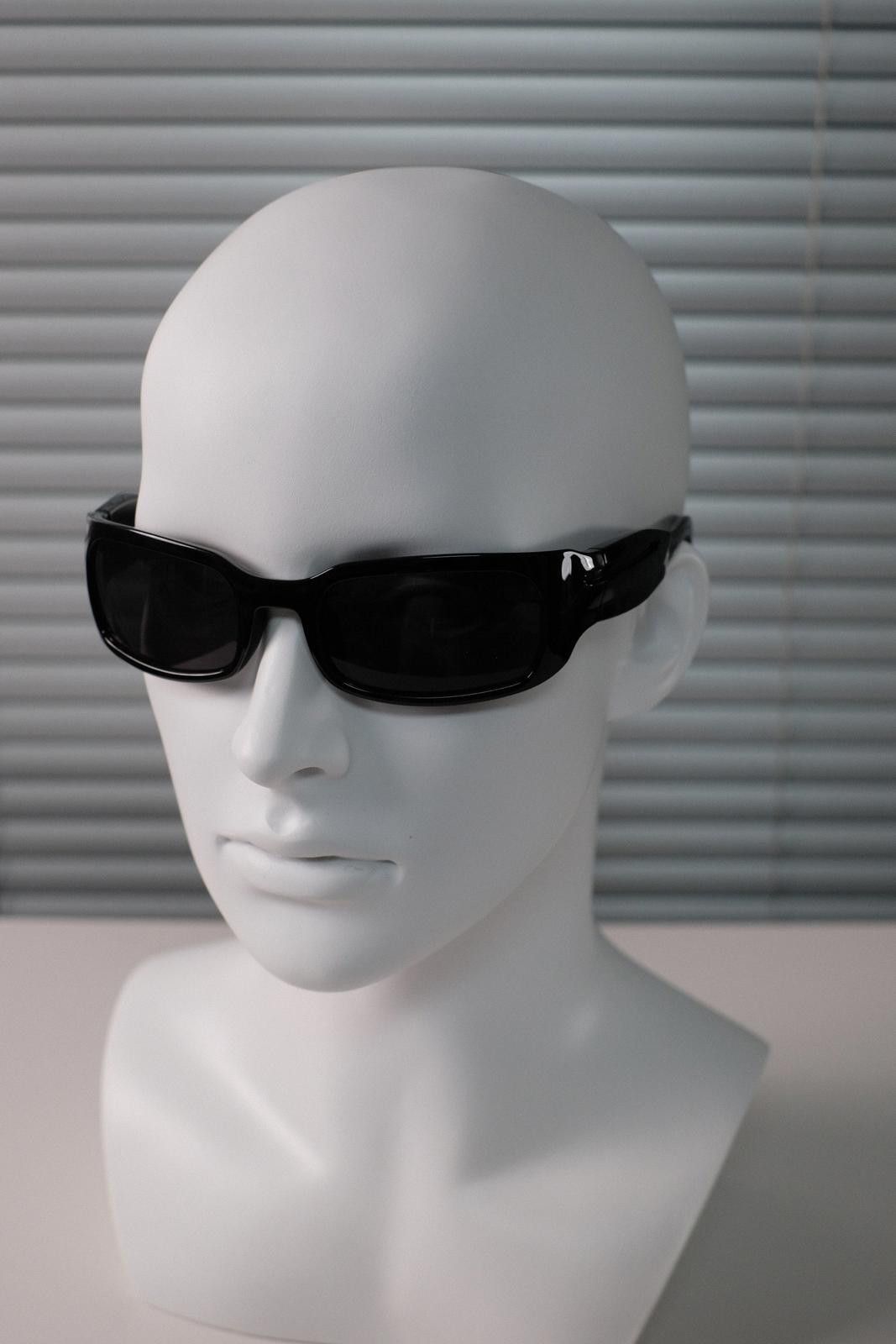 Japanese Brand Vtg Vintage Y2k Avant Garde Black Rectangle Sunglasses OS Size ONE SIZE - 4 Thumbnail