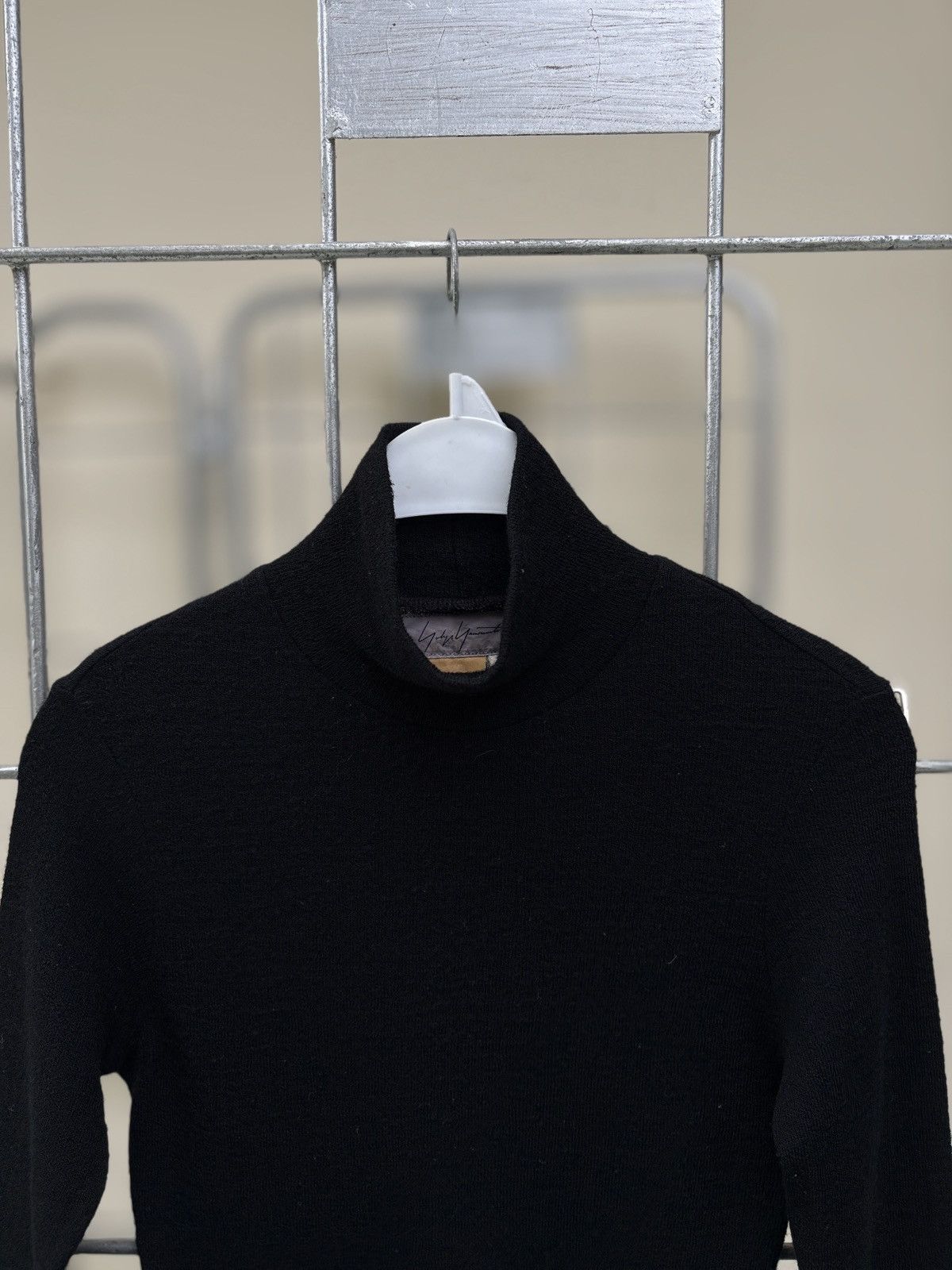 Yohji Yamamoto Yohji Yamamoto turtleneck long sleeves sweater Size M / US 6-8 / IT 42-44 - 2 Thumbnail
