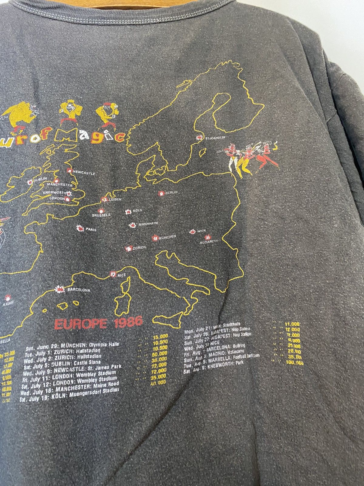 Band Tees Vintage 80s Queen final tour shirt Size US XL / EU 56 / 4 - 6 Thumbnail