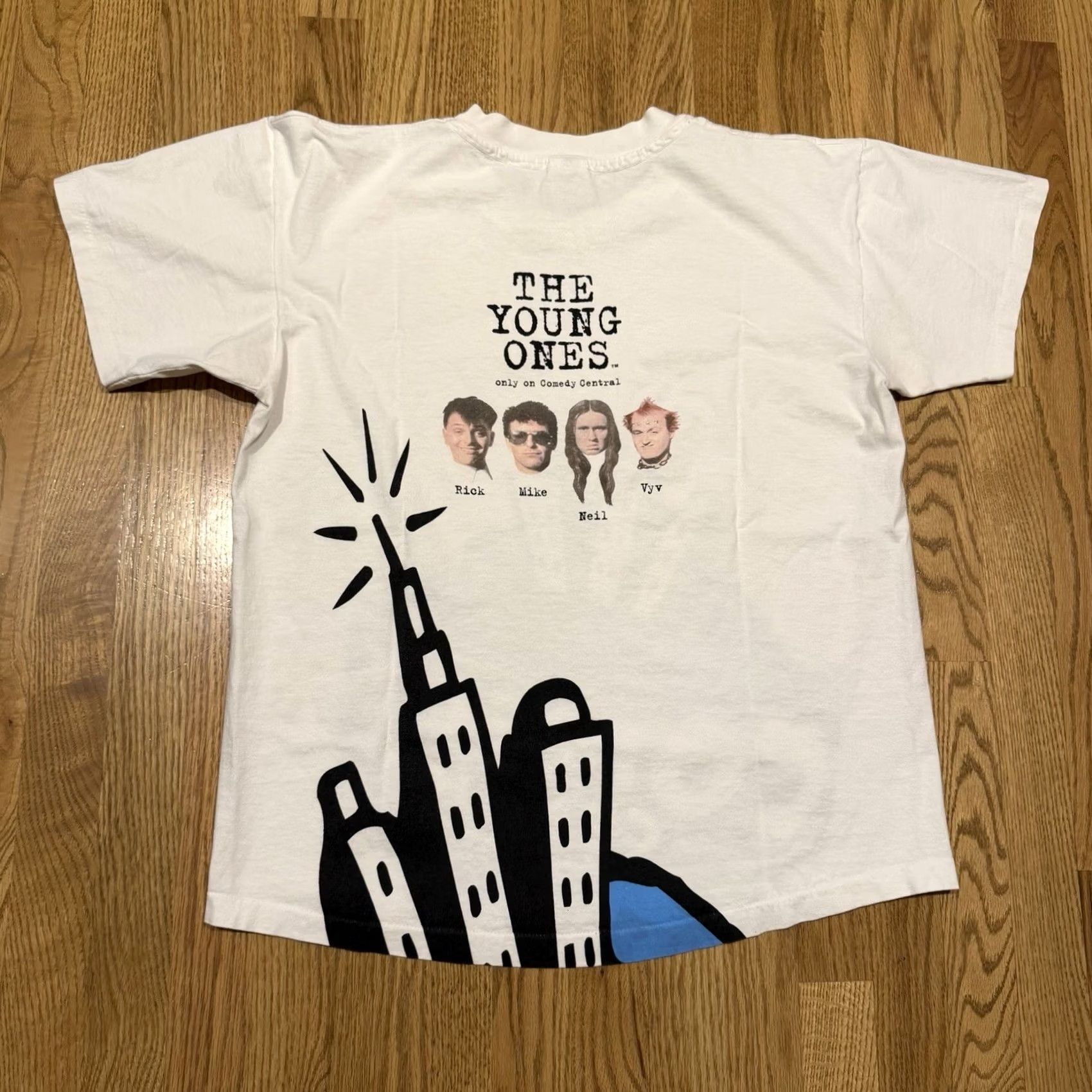 Anvil VINTAGE COMEDY CENTRAL TV Show THE YOUNG ONES Promo T Shirt Large White 1990s Graphic Tee Mens Size US L / EU 52-54 / 3 - 2 Thumbnail