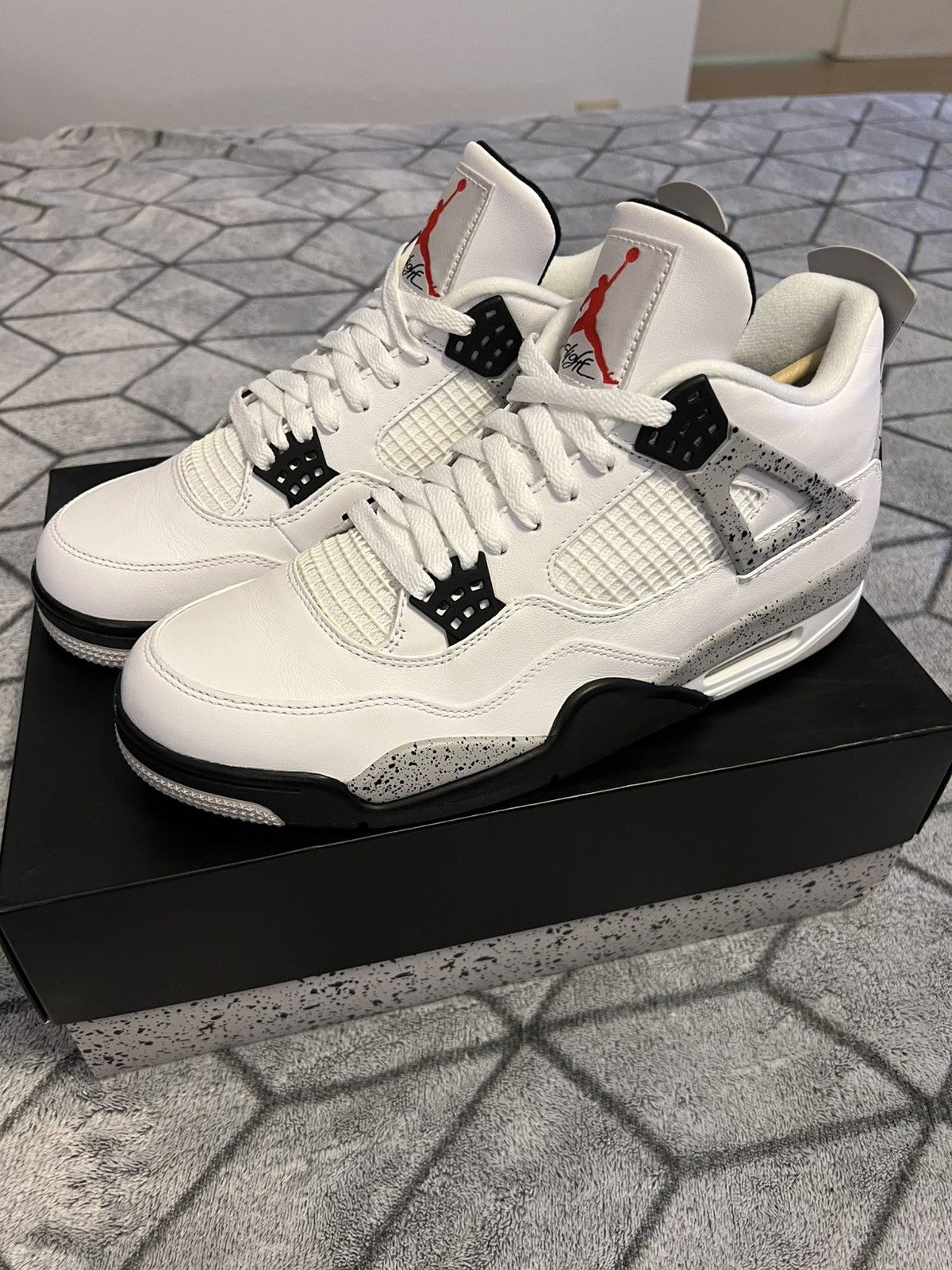 Jordan Brand Jordan 4 White Cement 2016 Size 11 Size US 11 / EU 44 - 3 Thumbnail