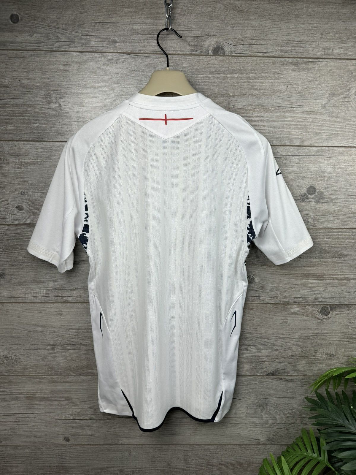 Umbro ENGLAND 2007 2009 HOME SHIRT FOOTBALL SOCCER JERSEY SIZE M Size US M / EU 48-50 / 2 - 11 Thumbnail