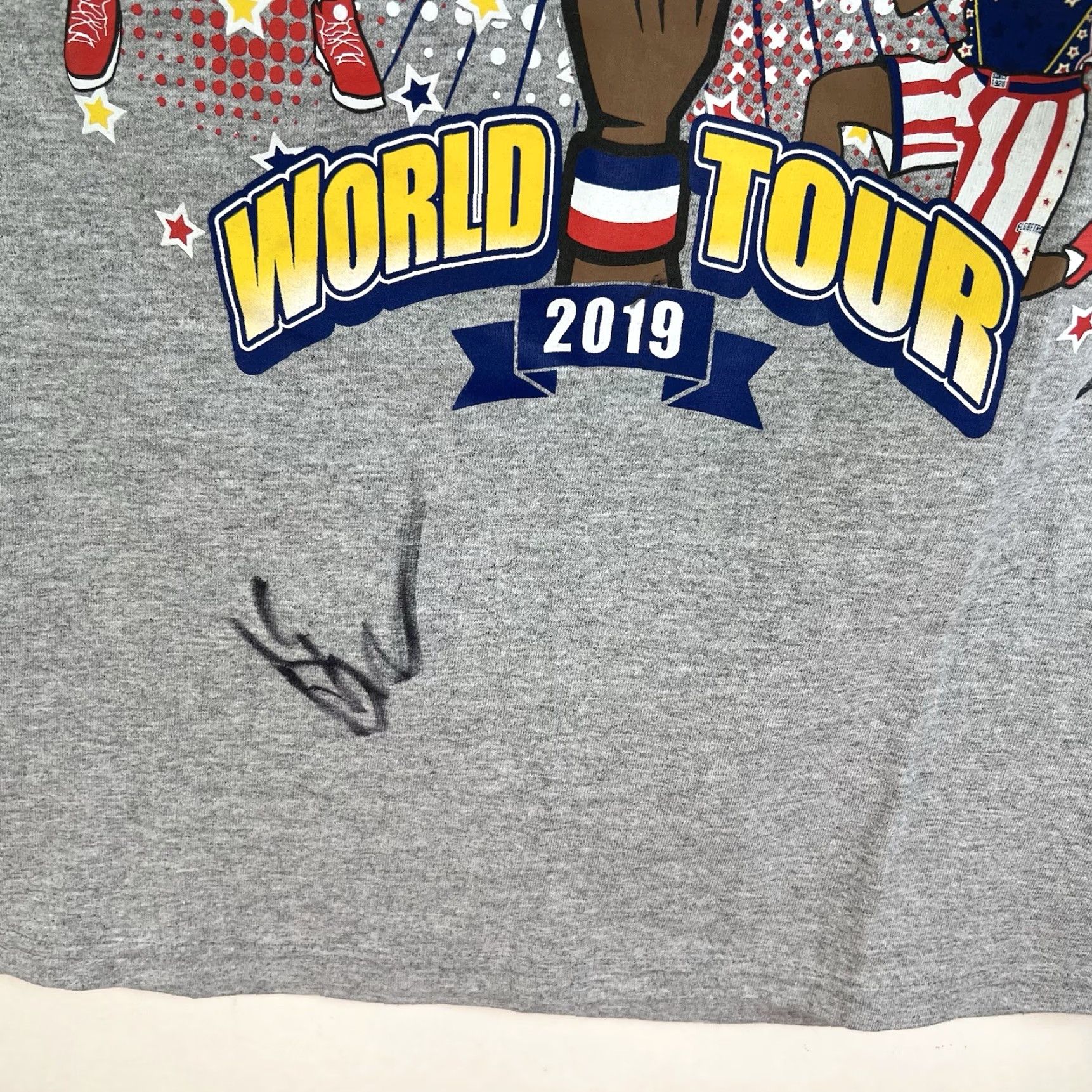 Champion Harlem Globetrotters World Tour 2019 Signed T-Shirt Men's M Champion Gray Graphic Print Hip Hop Sports Size US M / EU 48-50 / 2 - 5 Thumbnail