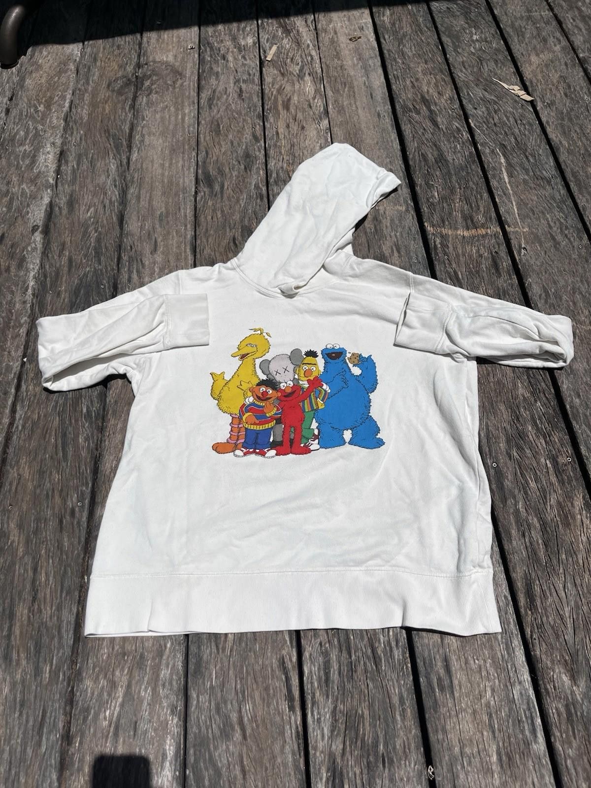 Kaws × Uniqlo Kaws Sesame Street Uniqlo Hoodie!!! Hypebeast Elmo 🤑 Size US M / EU 48-50 / 2 - 3 Thumbnail