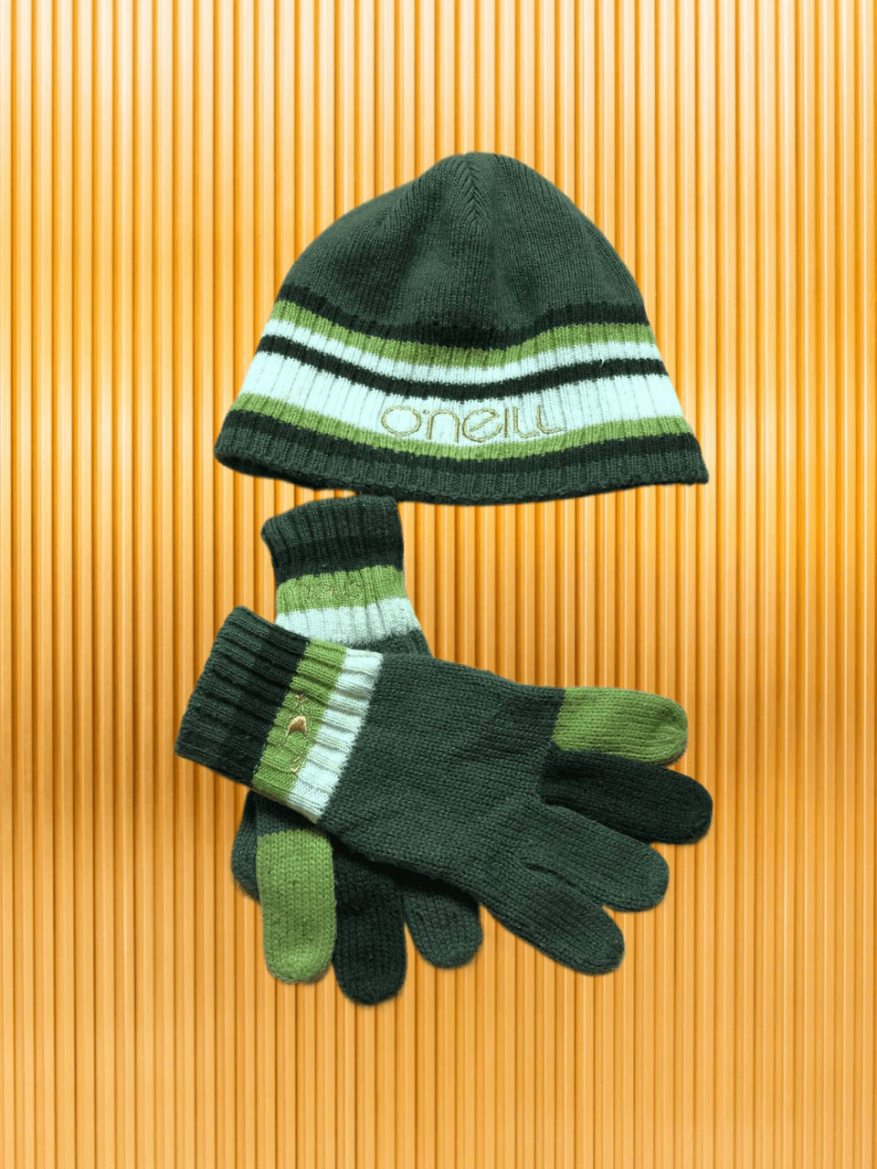 O'Neill Gloves + hats O'Neill green vintage Y2K logo streetwear Size ONE SIZE - 1 Thumbnail
