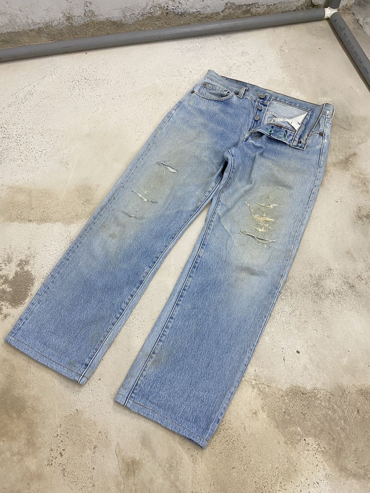 Levi's Vintage 80s Levis Big E Button 555 Distressed Light blue Jea Size US 29 - 3 Thumbnail