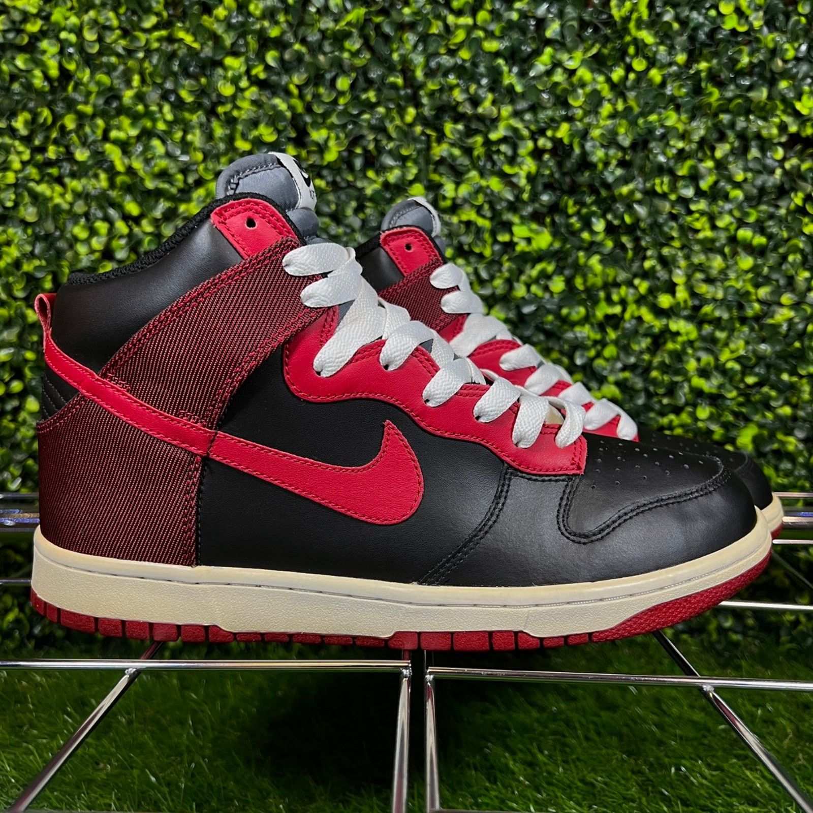 image of Nike Dunk High North Varsity Shoes in Red, Men's (Size 9)