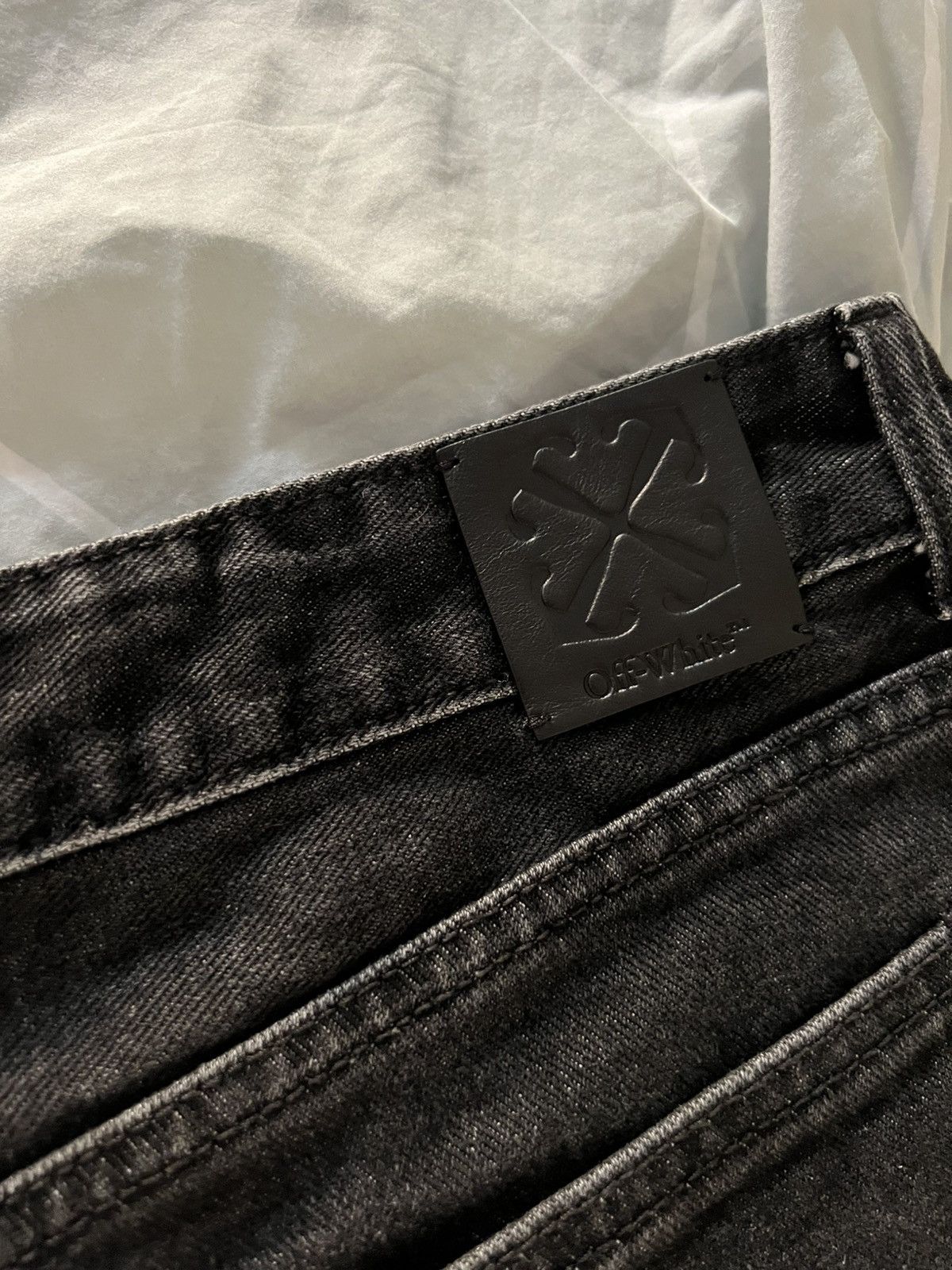 Off-White OFF WHITE logo patch denim shorts Size US 33 - 3 Thumbnail