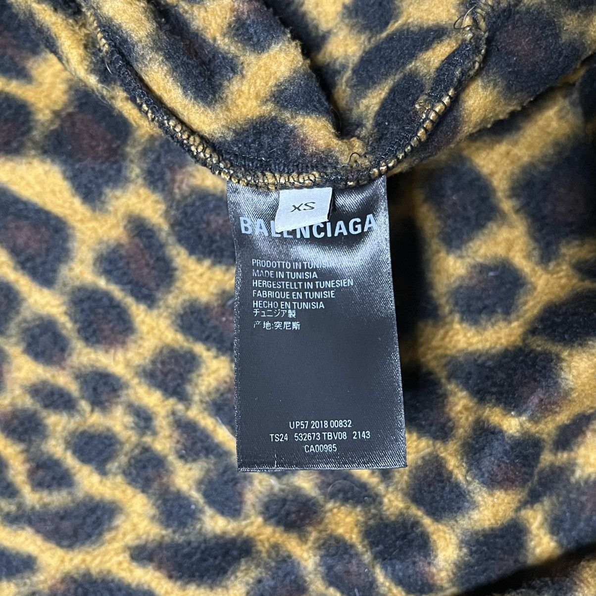 Balenciaga oversized balenciaga leopard print jacket Size US XS / EU 42 / 0 - 8 Thumbnail