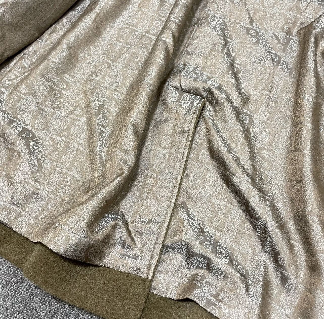 Burberry × Vintage Burberry Vintage Alpaca Wool Coat Size M / US 6-8 / IT 42-44 - 8 Thumbnail