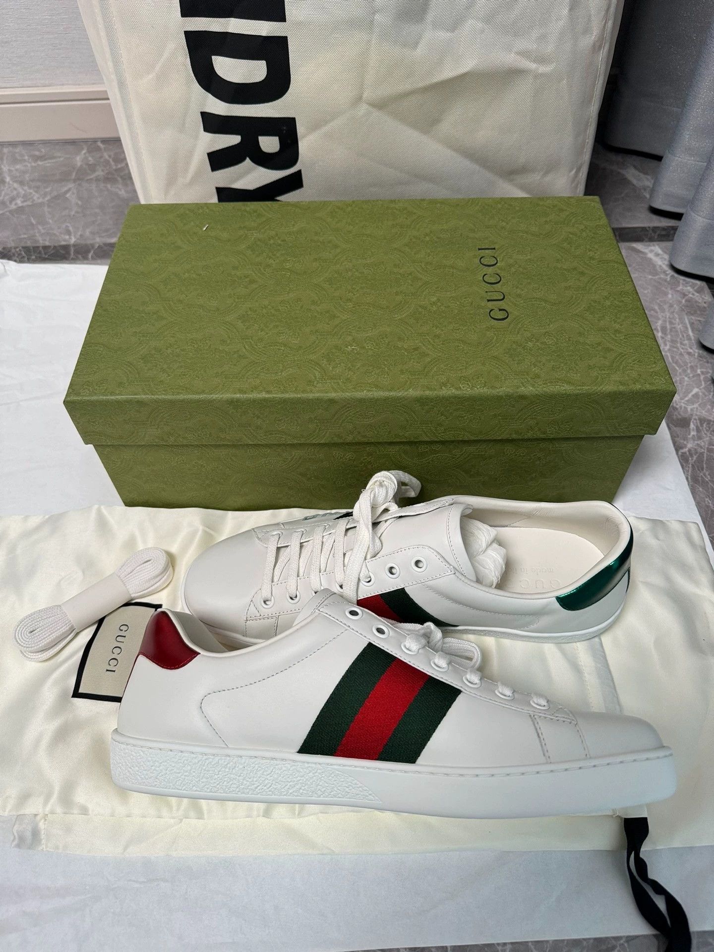Gucci Gucci ACE white star low-top sneakers 42 Size US 9 / EU 42 - 9 Thumbnail