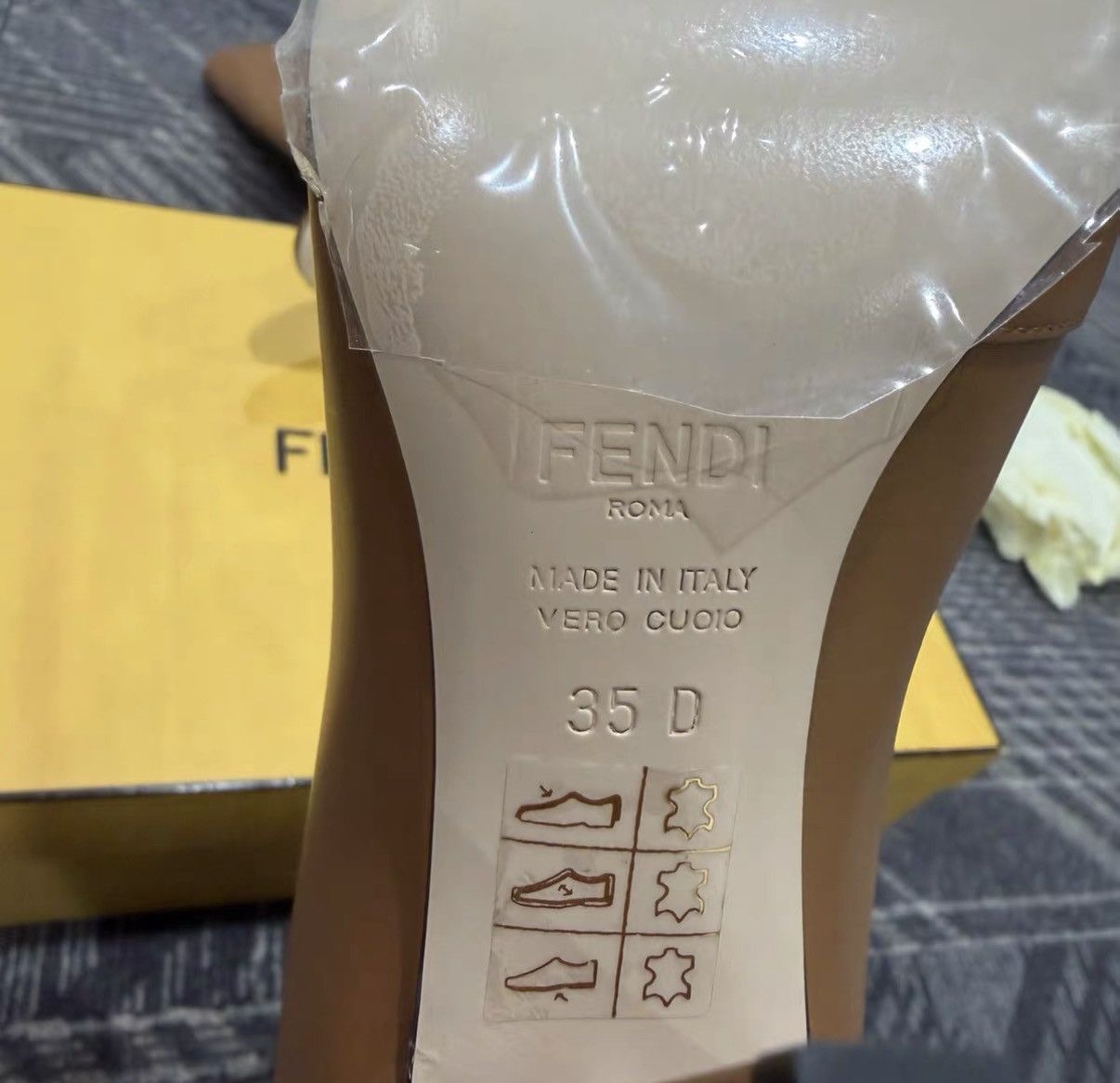Fendi FENDI Karligraphy Leather Round-Toe Knee-High Boots J42 Size US 5 / IT 35 - 7 Thumbnail