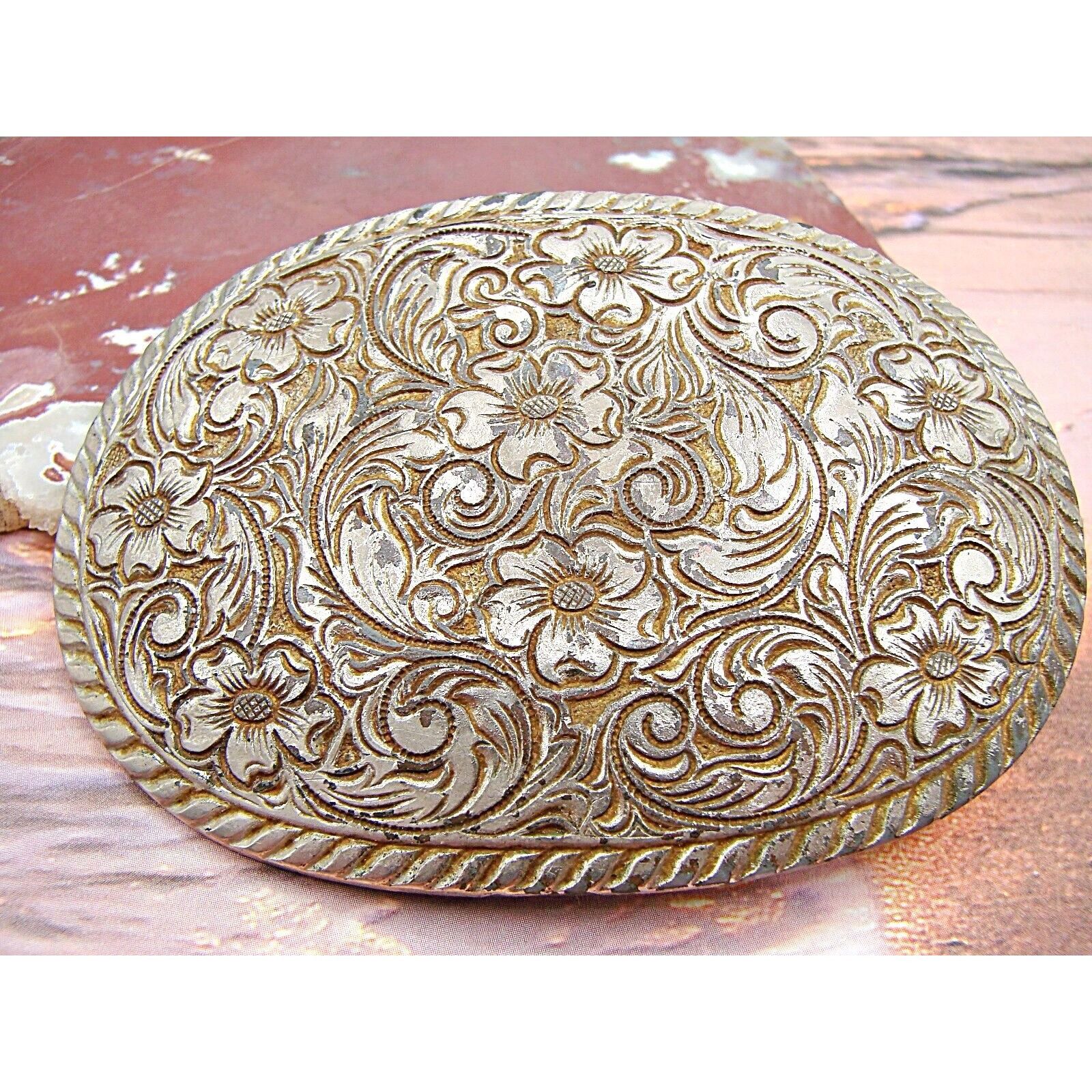 Vintage Vintage Western Buckle Embossed Floral Pattern Rope Design B ...