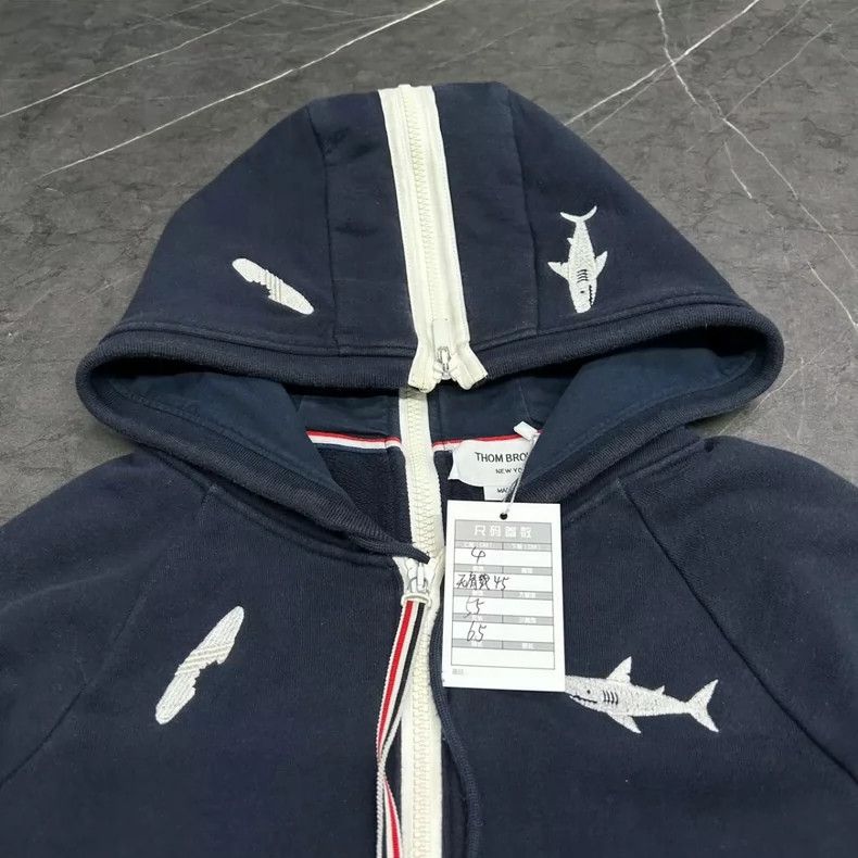 Thom Browne Thom Browne size4 Dark blue embroidered shark zipper cap Size US XL / EU 56 / 4 - 3 Thumbnail
