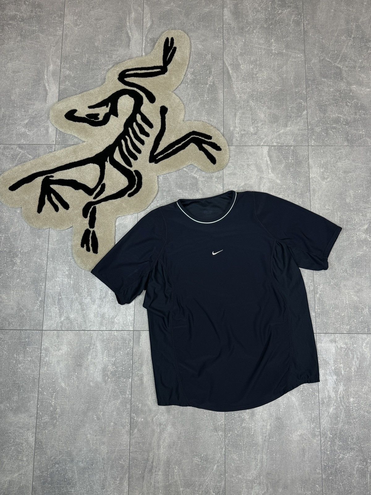 Nike Mens Vintage Nike centre swoosh T-shirt y2k drill tee Size US S / EU 44-46 / 1 - 2 Thumbnail