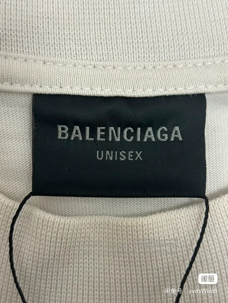 Balenciaga Balenciaga Letter Round Neck T-Shirt with Worn Effect, Siz Size US XS / EU 42 / 0 - 3 Thumbnail