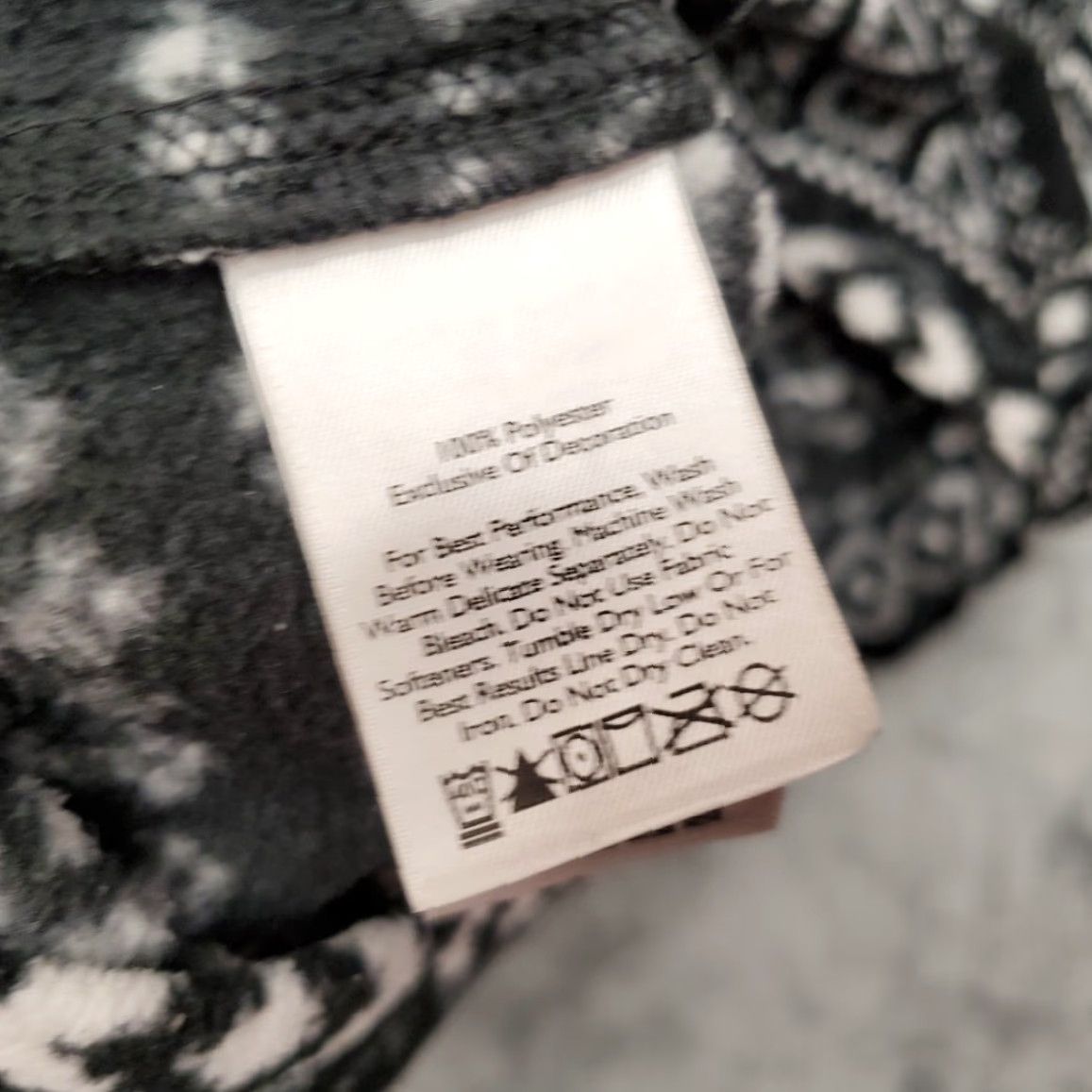 Eddie Bauer Eddie Bauer Sweater Womens Small Black Geometric Diamond 1/4 Zip Fleece Outdoors Size S / US 4 / IT 40 - 4 Thumbnail