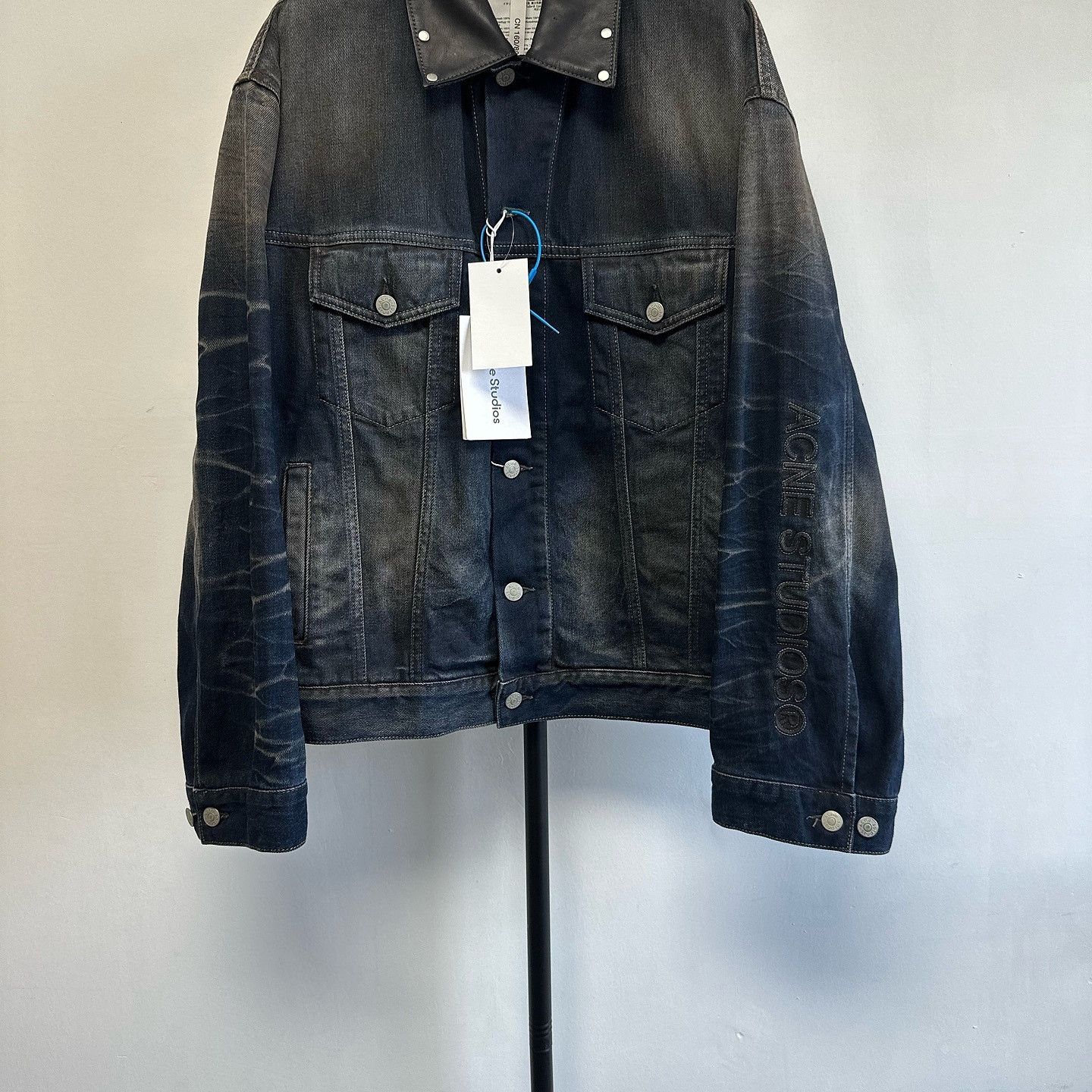 Acne Studios Acne Studios Faded Denim Jacket Size XXS Size US XXS / EU 40 - 1 Thumbnail