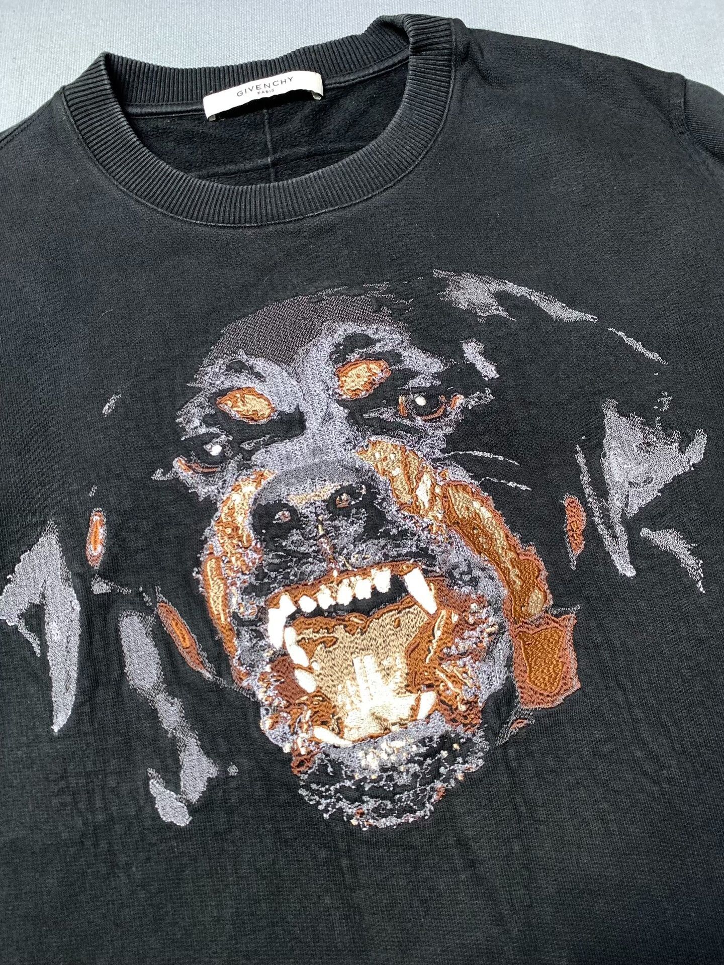 Givenchy Givenchy Dog Head Embroidered Sweatshirt Size US S / EU 44-46 / 1 - 1 Thumbnail