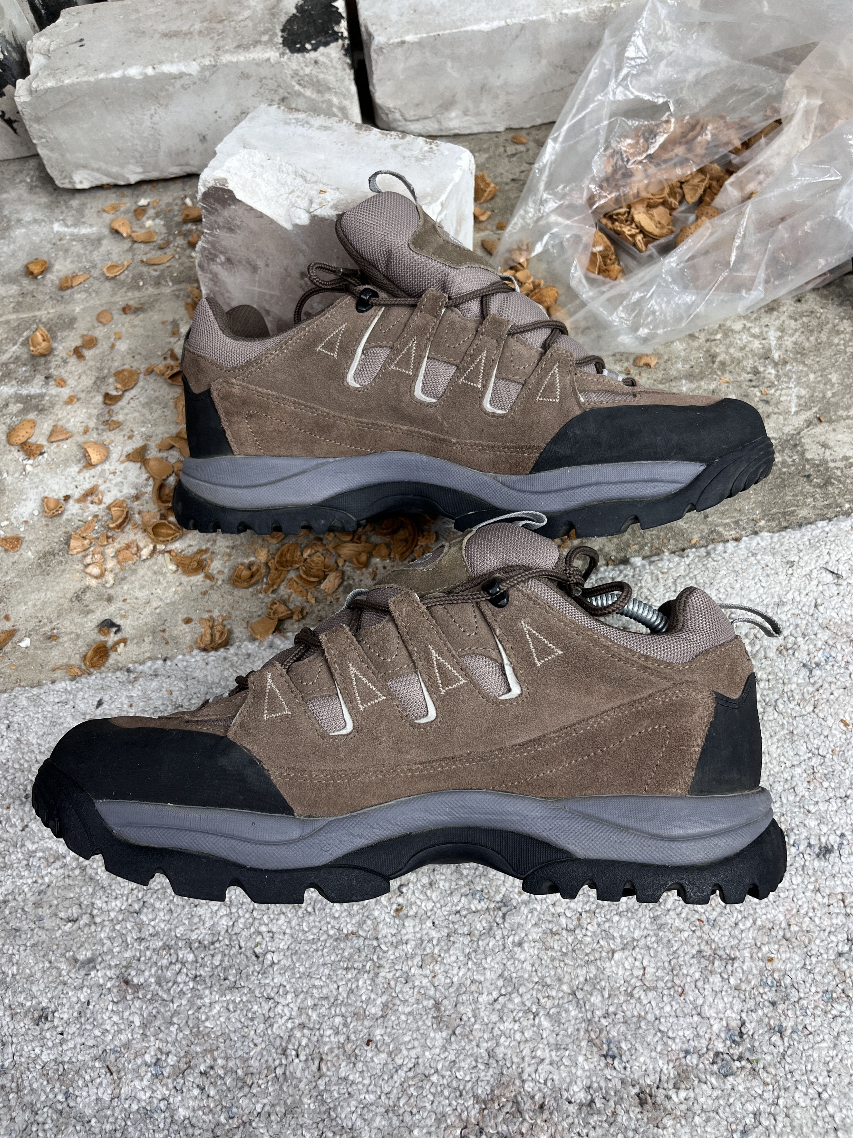Salomon 2000s SALOMON SUEDE GORPCORE TRAIL SHOES - 5128 Size US 12 / EU 45 - 1 Thumbnail