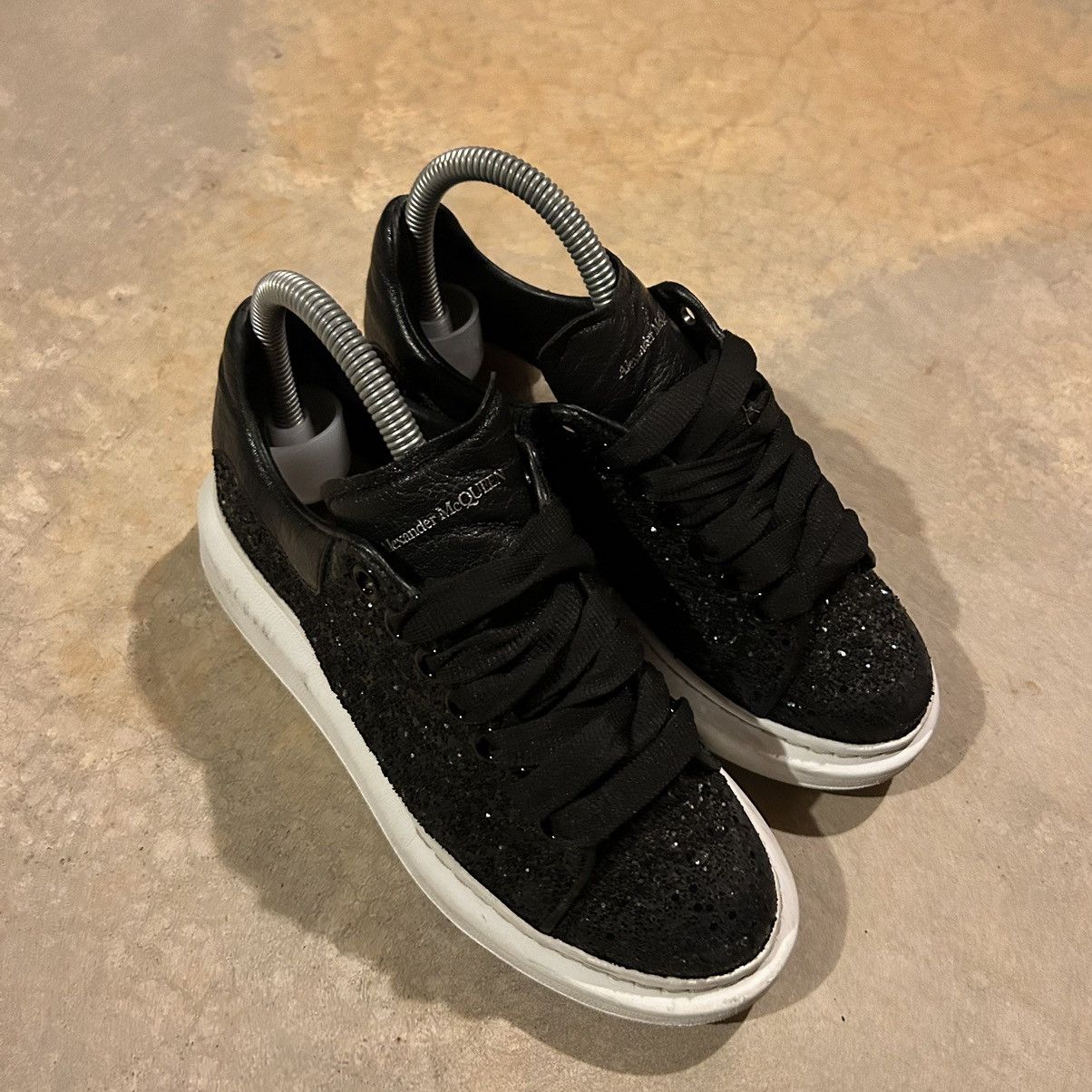 Alexander McQueen × Designer × Japanese Brand Alexander McQueen Oversized Black Glitter Sneakers EU 35 Size US 5 / EU 37 - 7 Thumbnail