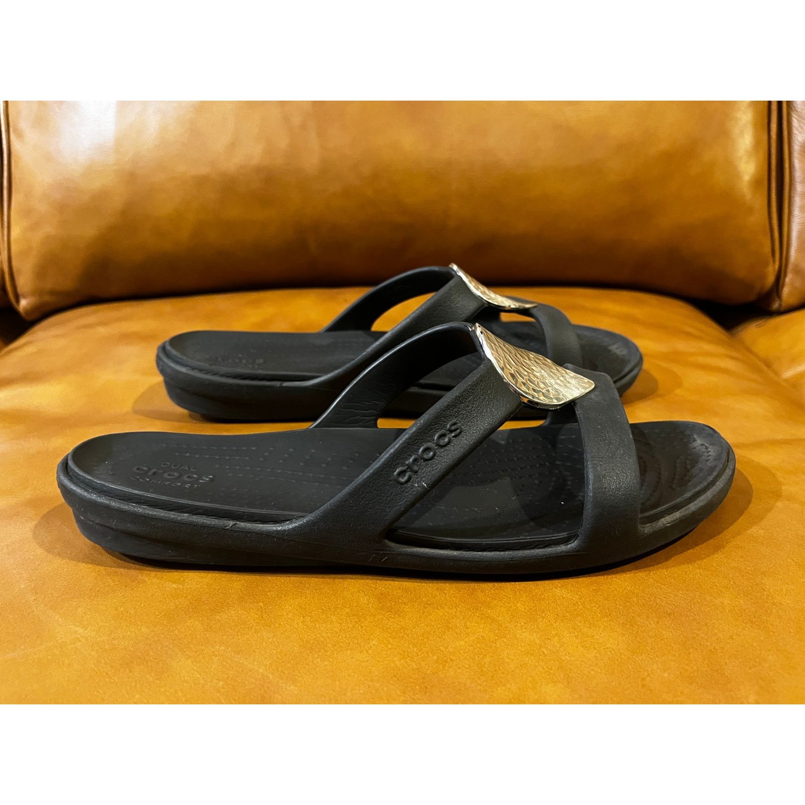 Crocs Crocs Sanrah Hammered Tear Drop Slide Sandals Black 8 Size US 8 / IT 38 - 2 Thumbnail