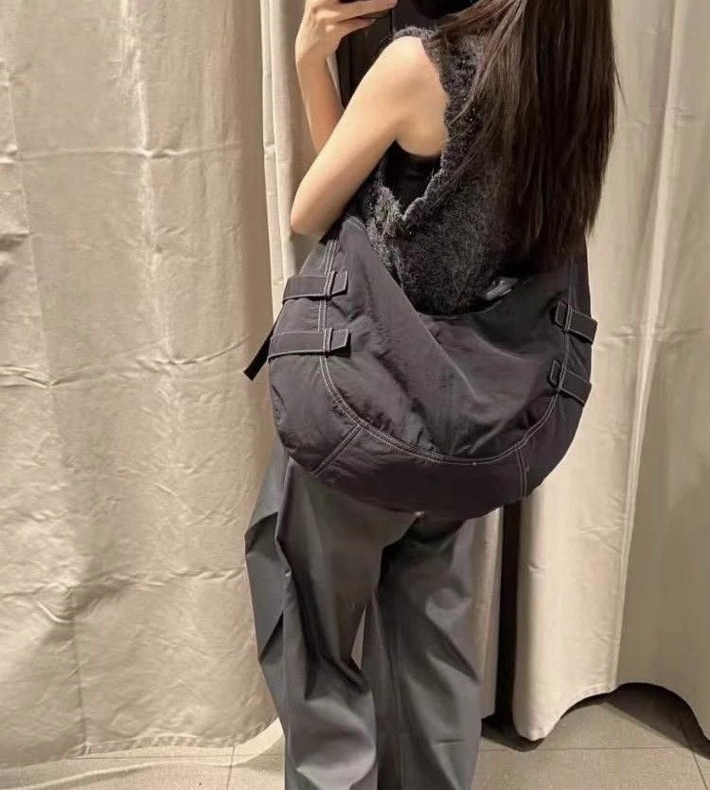 Vintage Large Capacity Black Shoulder Bag with Adjustable Straps Size ONE SIZE - 1 Thumbnail