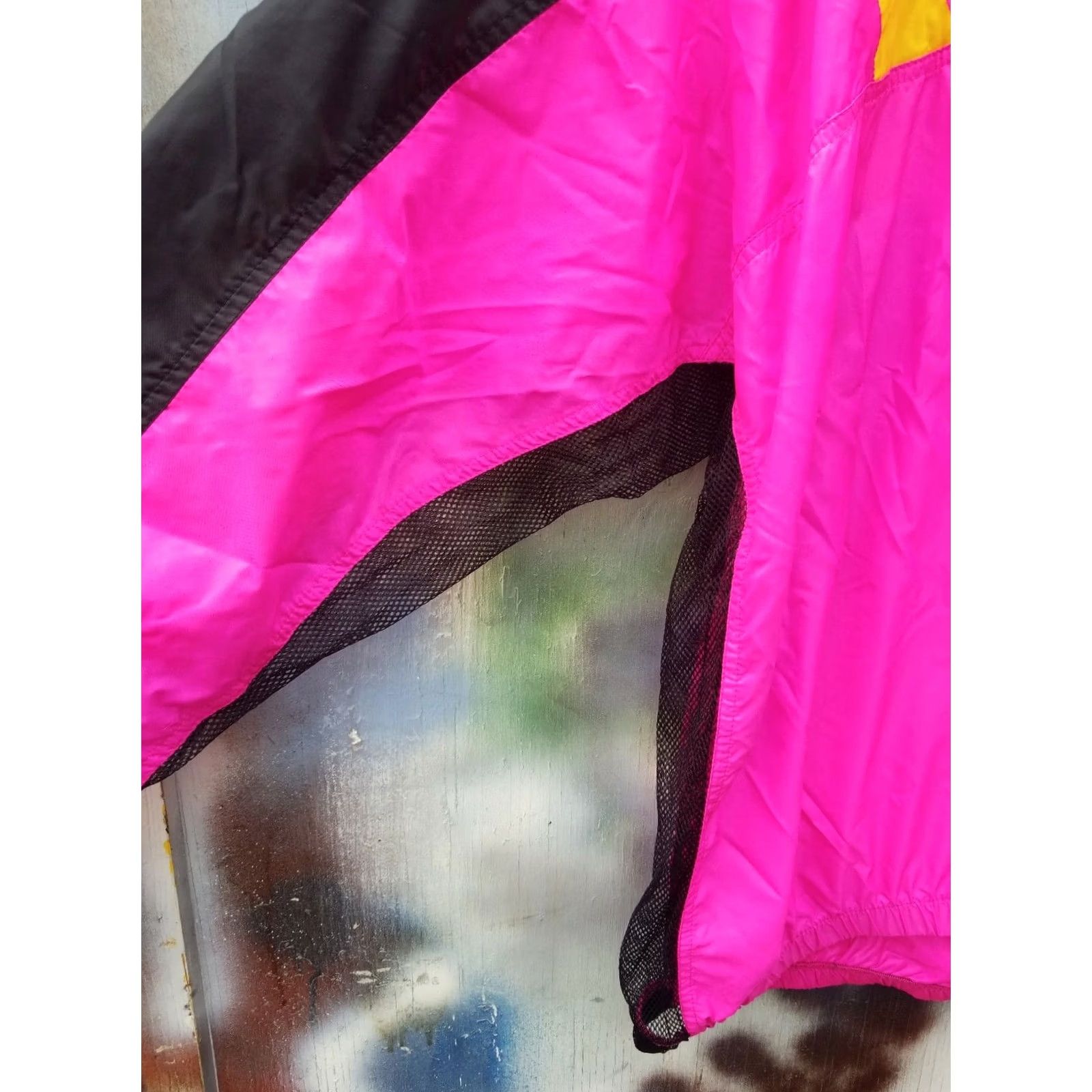 Nike VINTAGE Nike Echelon Windbreaker Cycling Jacket Sz XL Pink Yellow Black 90s Windstopper Nylon Men Size US XL / EU 56 / 4 - 2 Thumbnail