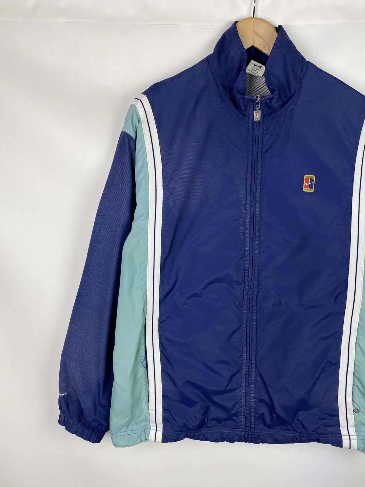 Nike VTG Nike Court men’s nylon windbreaker jacket size L Size US L / EU 52-54 / 3 - 2 Thumbnail