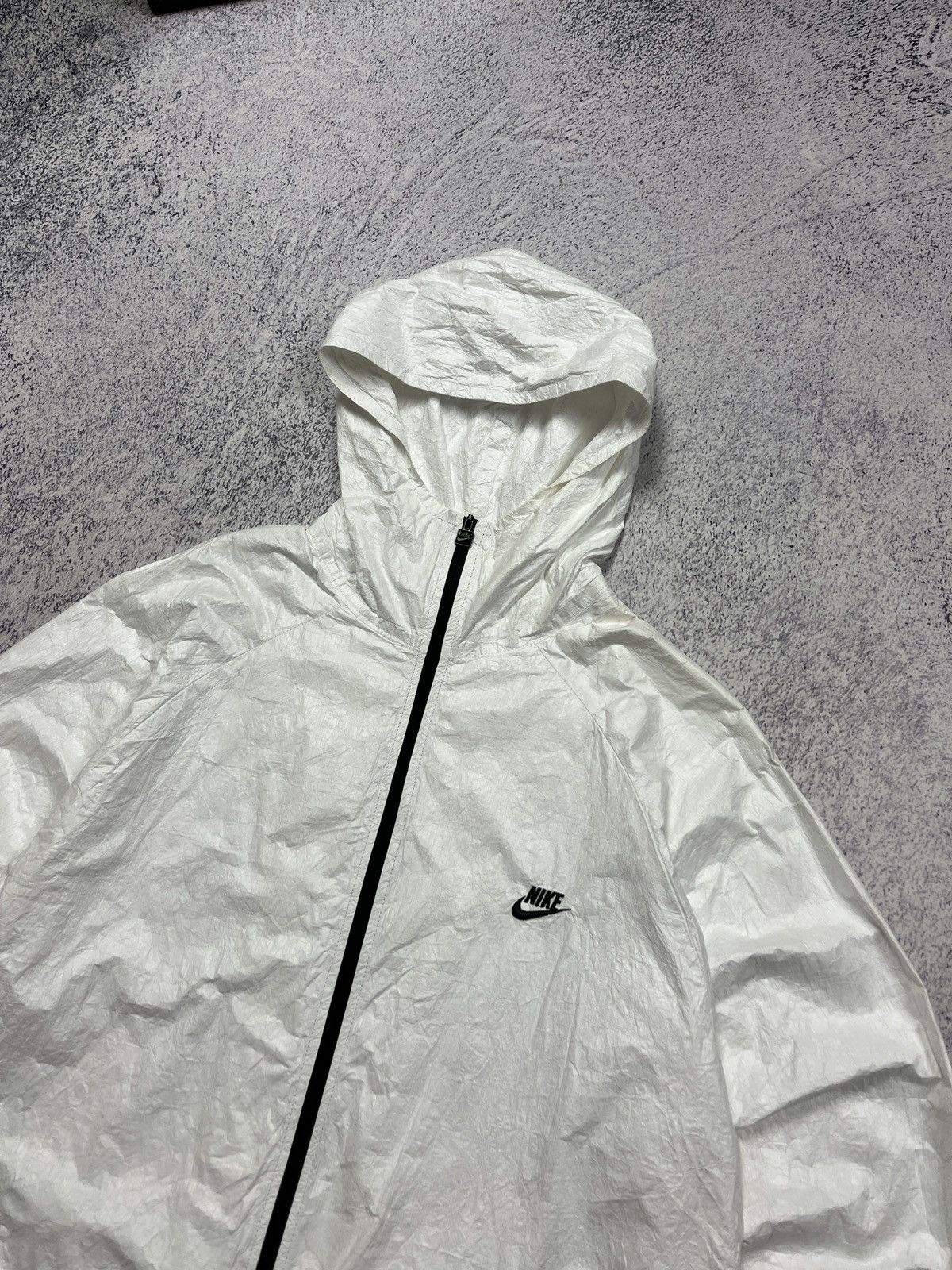 Nike × Vintage Vintage Nike Lightweight White Swoosh Nylon Packable Jacket Size US M / EU 48-50 / 2 - 7 Thumbnail