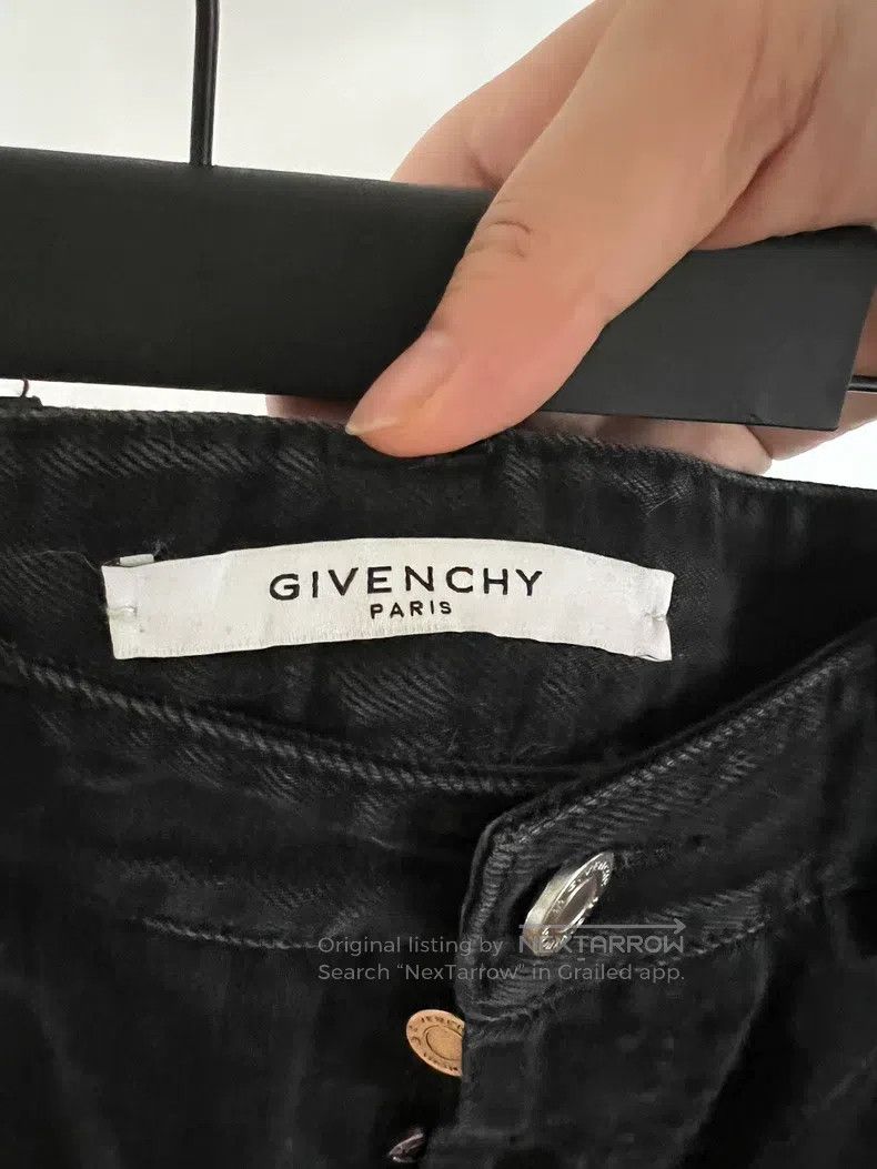 Givenchy Givenchy Distressed denim jeans with gold and silver zippe Size US 32 / EU 48 - 4 Thumbnail