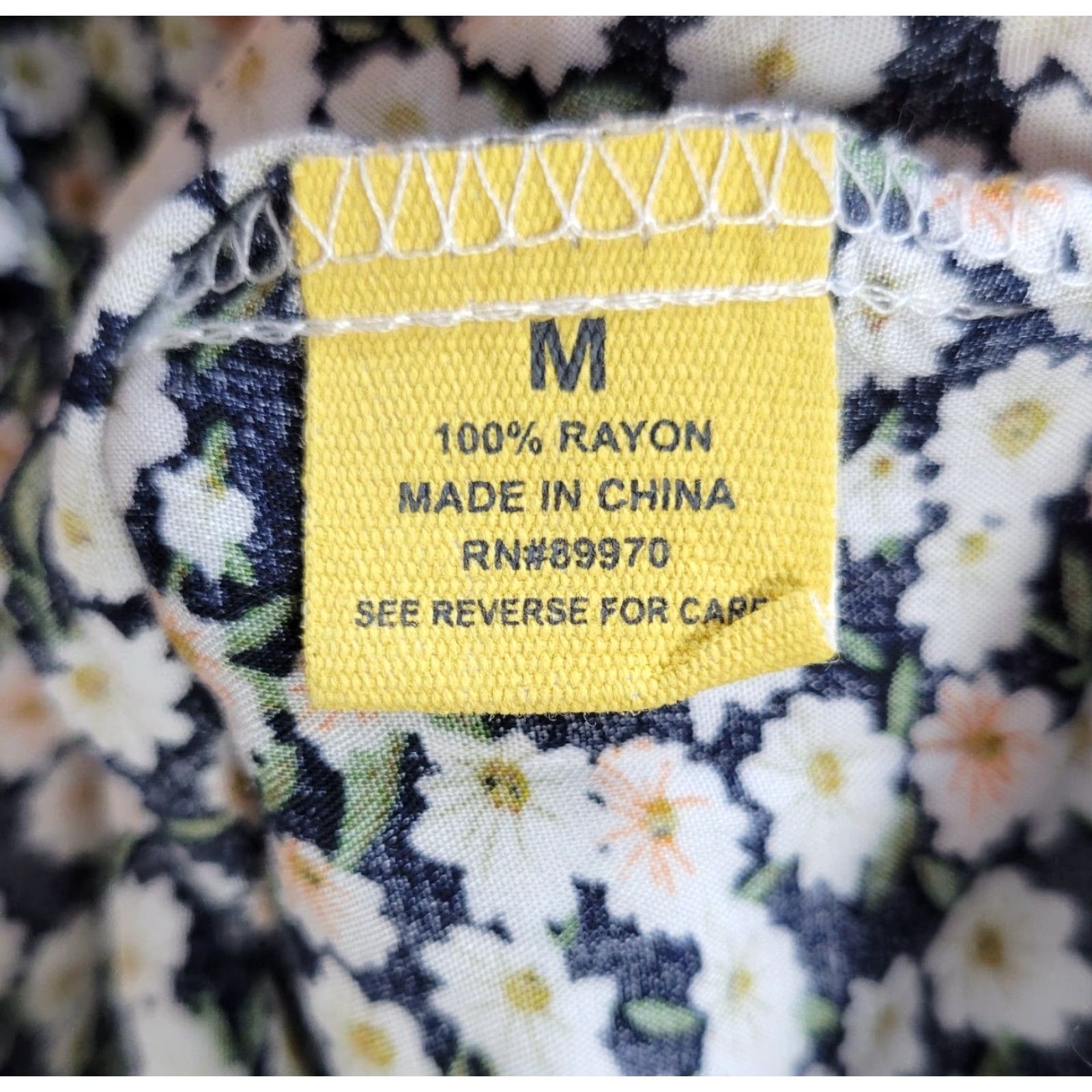 Vintage Love Notes Blue White Microfloral Shirt Blouse Top Front Knot Lightweight M Women’s Long Sleeve Collared Button 100% Rayon Size M / US 6-8 / IT 42-44 - 8 Thumbnail