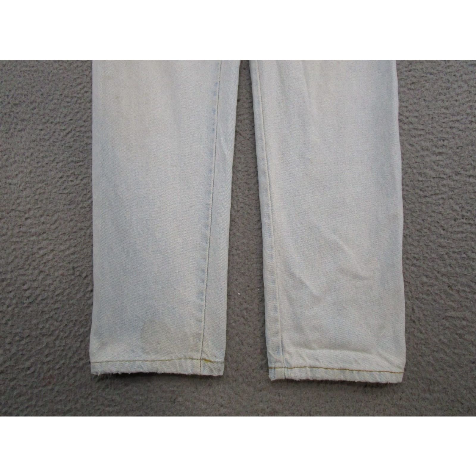 Vintage VINTAGE Girbaud 90s Light Wash High Rise Mom Jeans Size 32 Blue Denim 5-Pocket Womens Jeans Size 24" / US 00 / IT 34 - 2 Thumbnail
