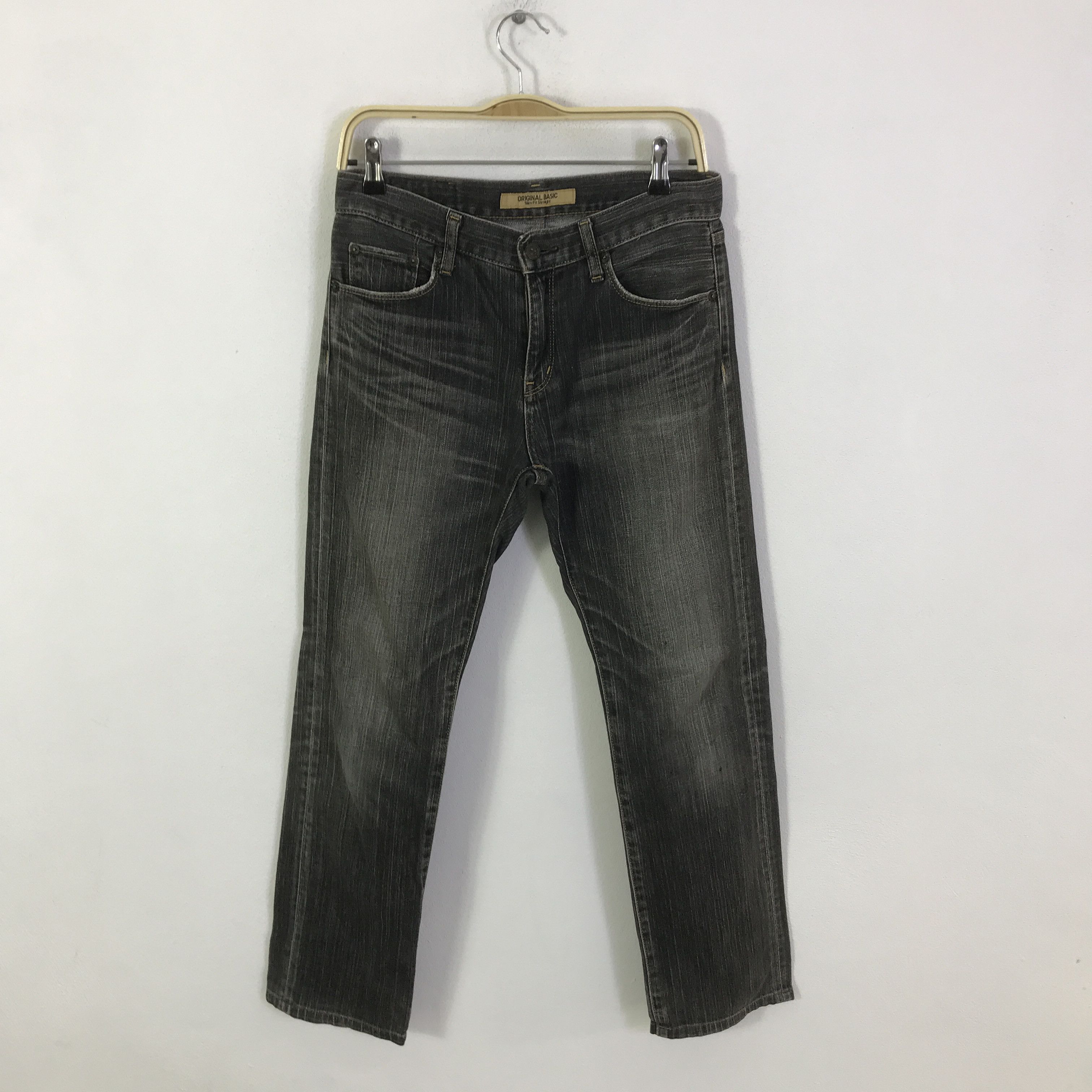 Japanese Brand Japanese Brand Uniqlo Black faded Denim jeans pants K74B13 Size US 30 / EU 46 - 1 Thumbnail