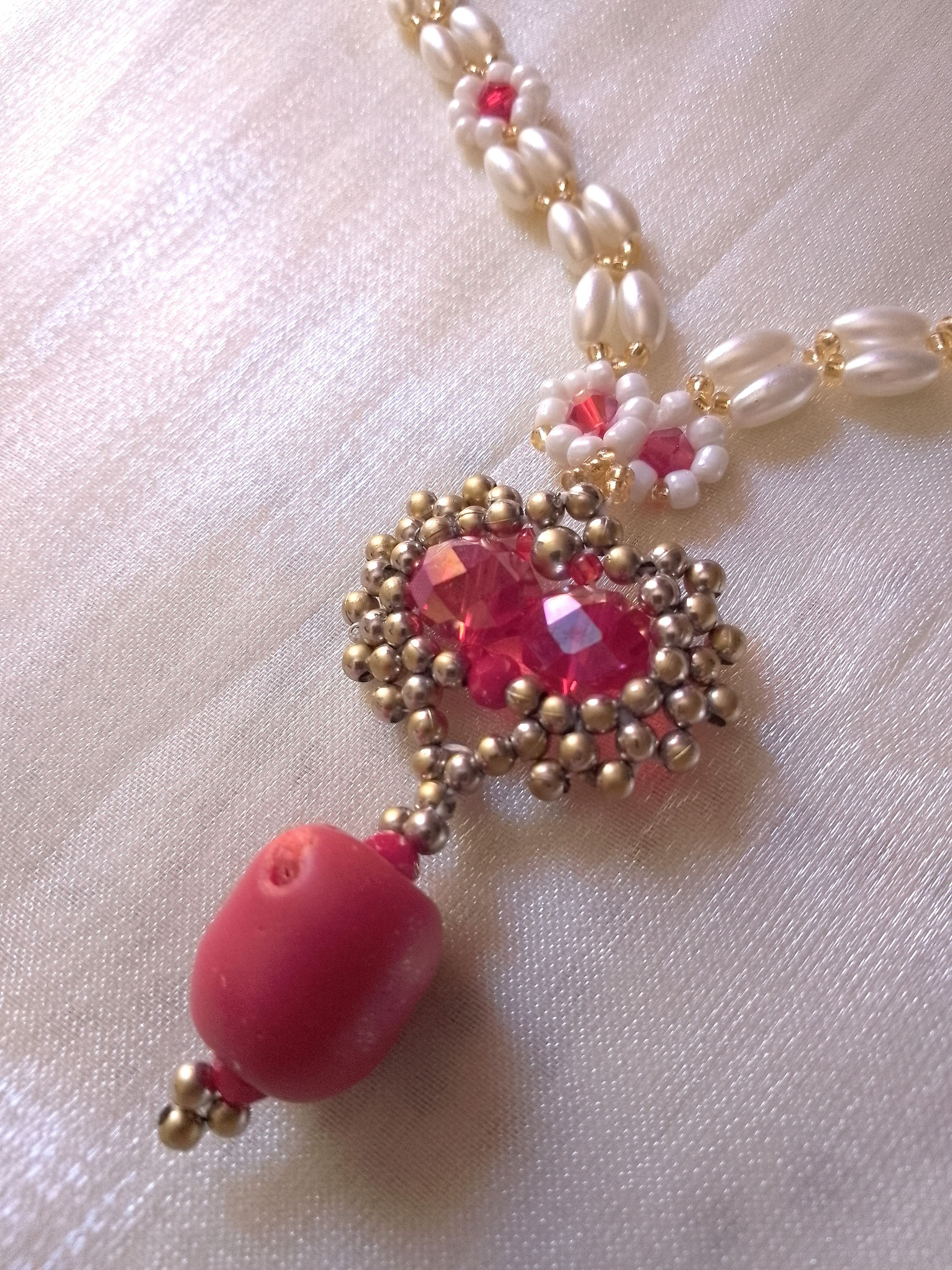 Handmade Necklace Red Coral Heart Pendant Queen Tudor Vintage Size ONE SIZE - 2 Thumbnail