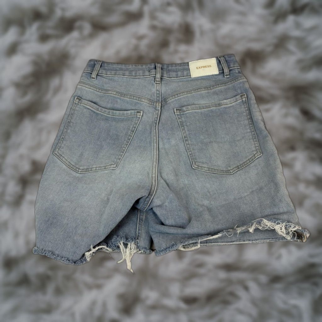 Express Express Women's Mom Jean Shorts 6 Light Wash Denim Super High Rise Frayed Hem Fringe Casual Size 28" / US 6 / IT 42 - 1 Thumbnail