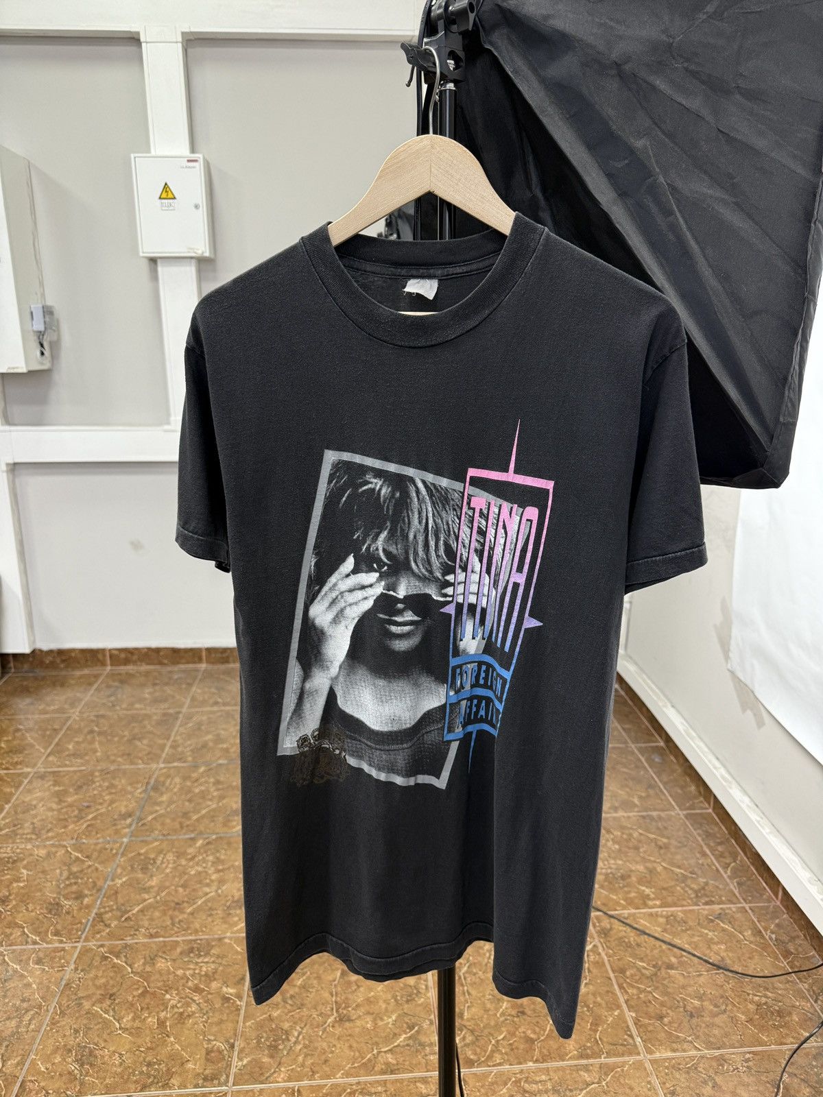 Band Tees 🇺🇸 Vintage 80s Tina Turner Foreign Affair Tour T-Shirt Retro Size US M / EU 48-50 / 2 - 1 Thumbnail
