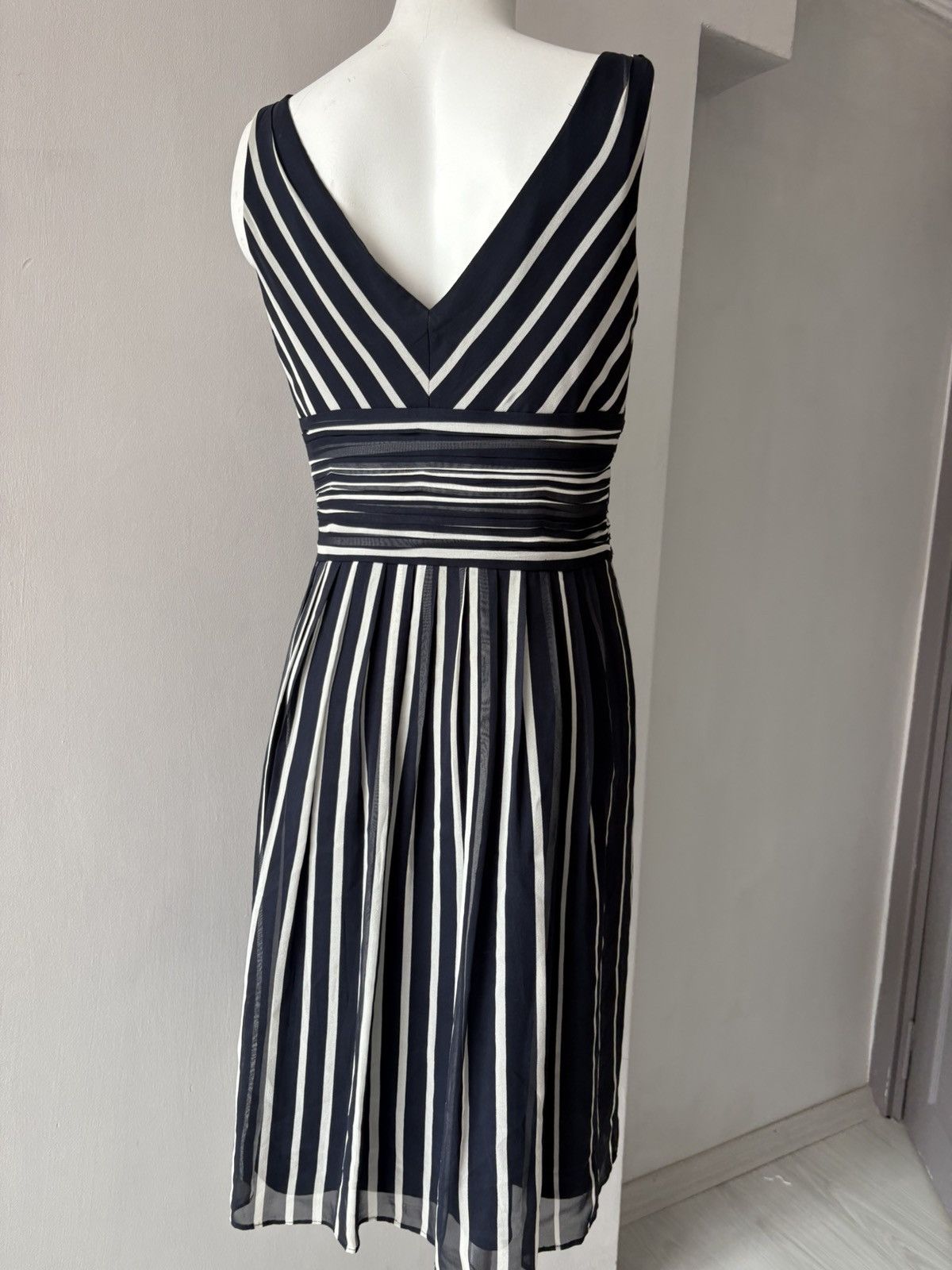 Ann Taylor Ann taylor silk dress Size L / US 10 / IT 46 - 19 Thumbnail