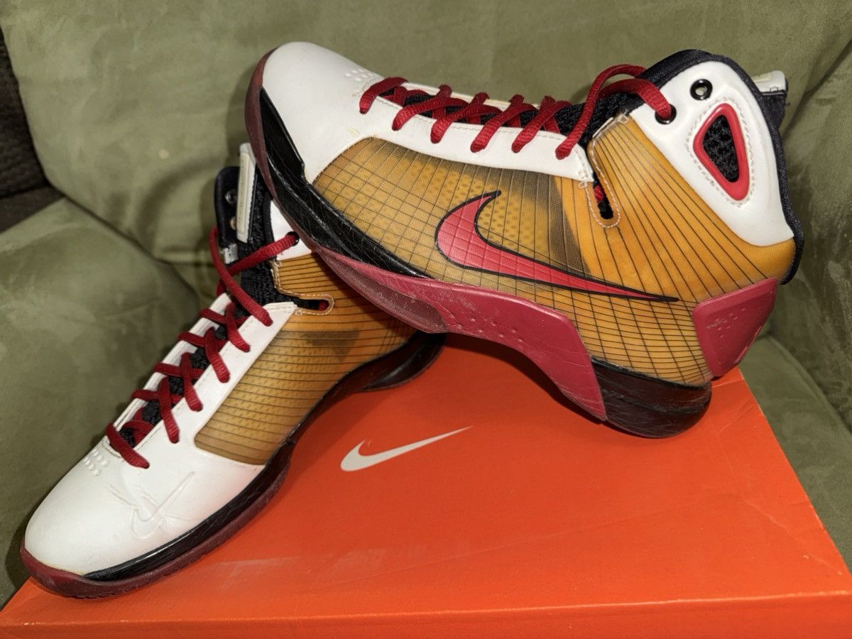Nike Nike Hyperdunk “White/Varsity Red” 2008 Olympics Kobe EXC! Size US 8 / EU 41 - 7 Thumbnail