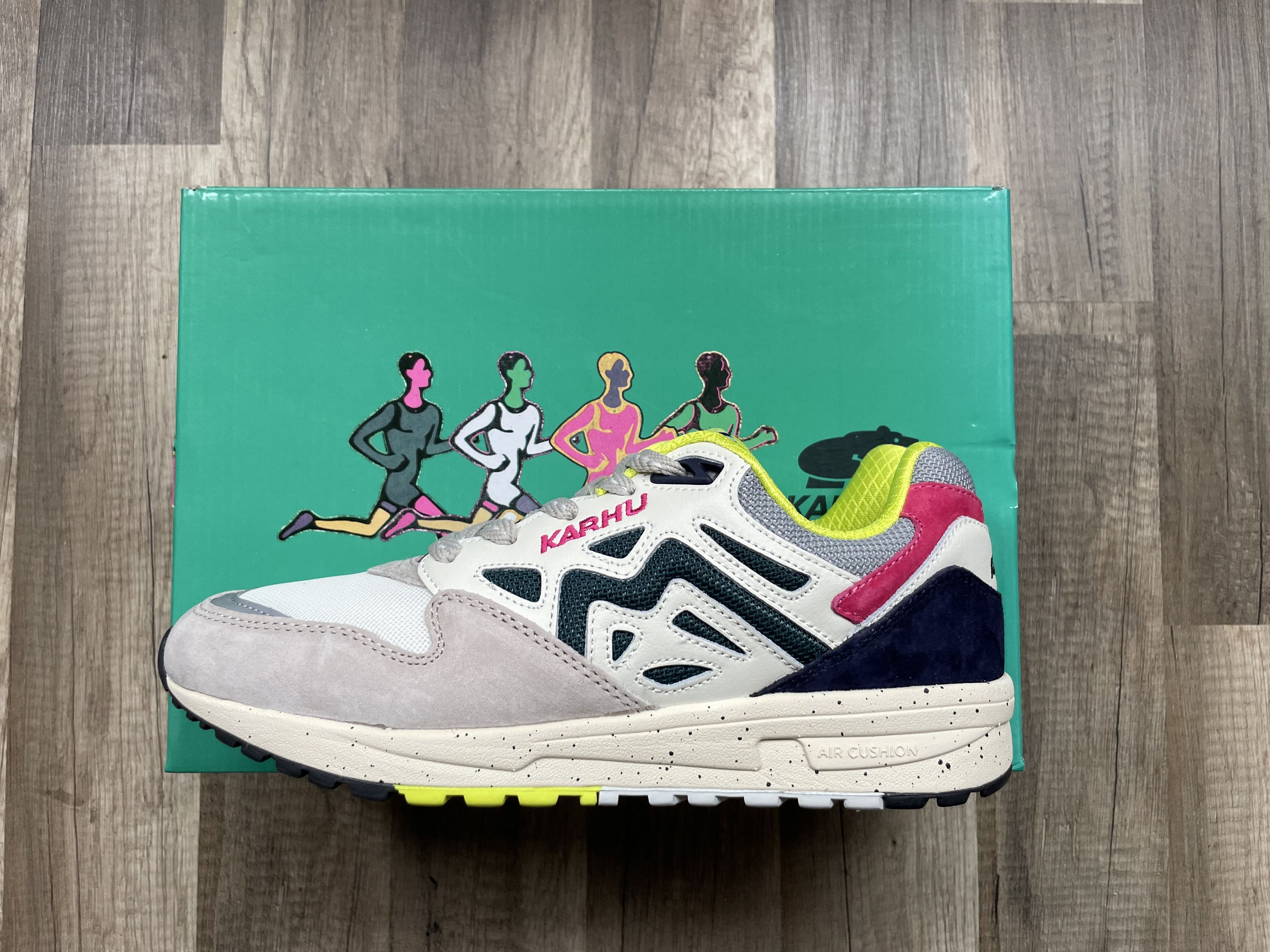 Karhu Karhu Legacy 96 'Flow State' Size US 8 / EU 41 - 15 Thumbnail