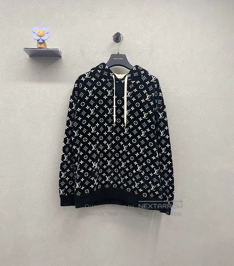 Louis Vuitton Louis Vuitton Full Logo Black Hooded Sweatshirt Size US M / EU 48-50 / 2 - 2 Thumbnail