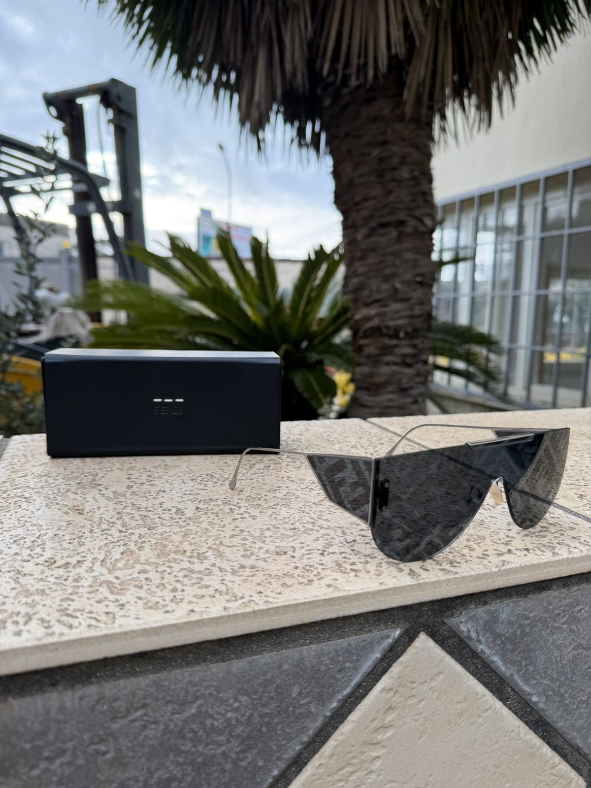 Fendi Fendi Sunglasses FF M0093/S Size ONE SIZE - 1 Thumbnail