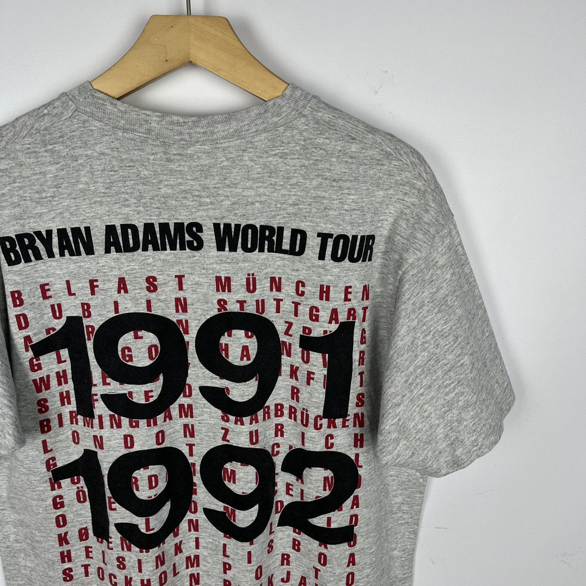 Band Tees Vintage Bryan Adams Waking Up the world tour band tee 1991 Size US L / EU 52-54 / 3 - 20 Thumbnail
