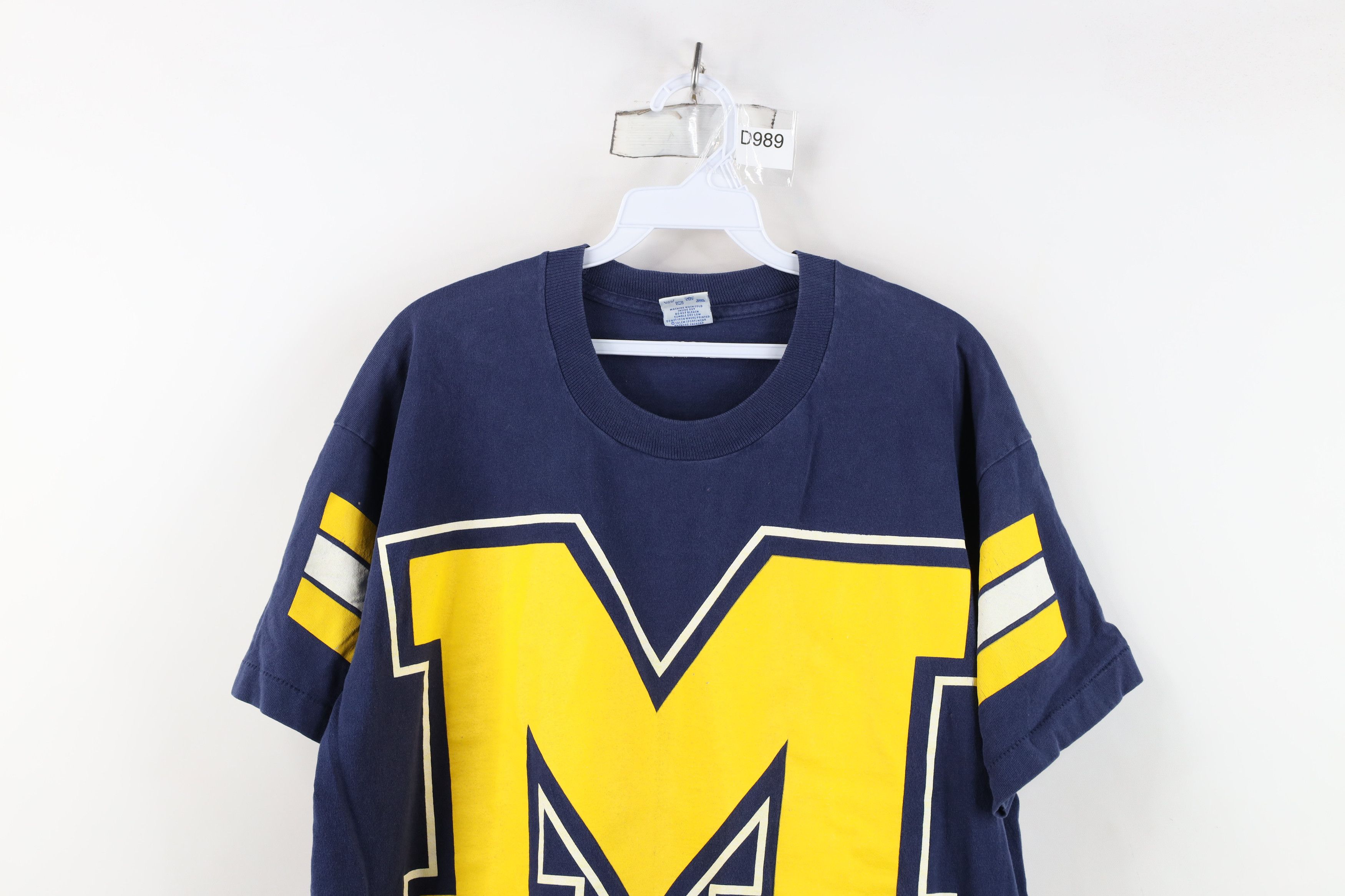 Vintage Vintage 90s University of Michigan All Over Print T-Shirt Size US L / EU 52-54 / 3 - 2 Thumbnail