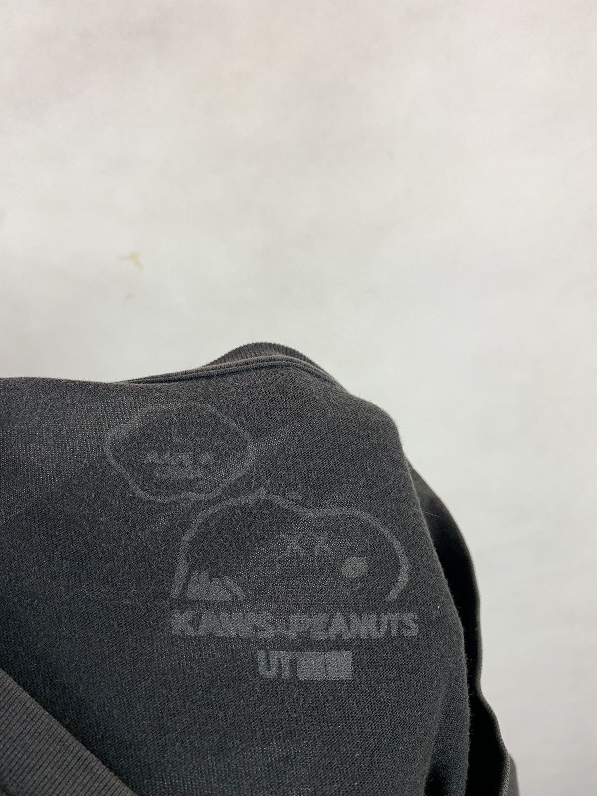 Kaws × Peanuts × Uniqlo Steals! Uniqlo Kaws Peanuts Snoopy Tee Streetwear Size US L / EU 52-54 / 3 - 5 Thumbnail
